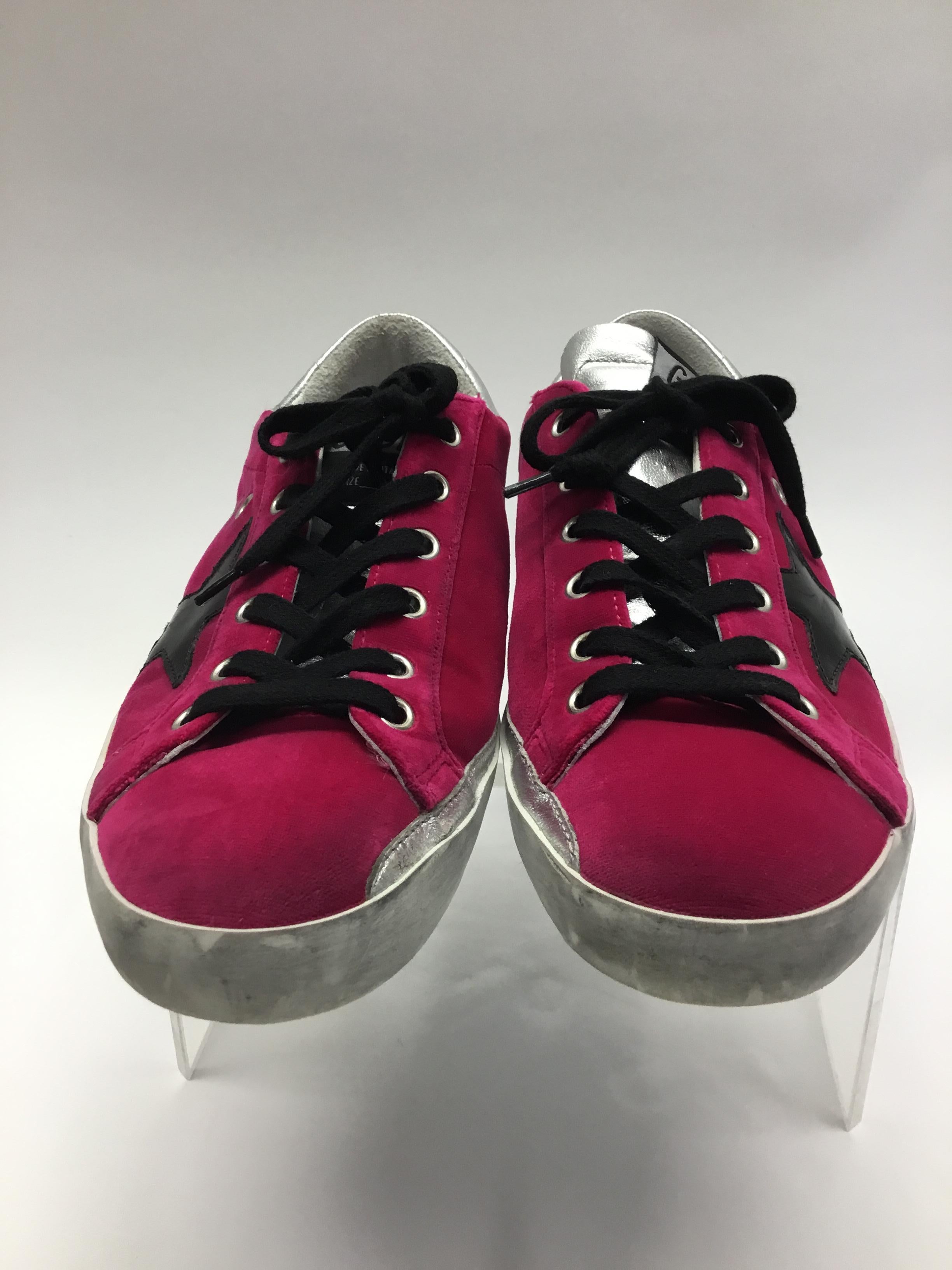 Golden Goose Pink Velvet Sneakers
$399
Made in Italy
Leather interior
Size 37