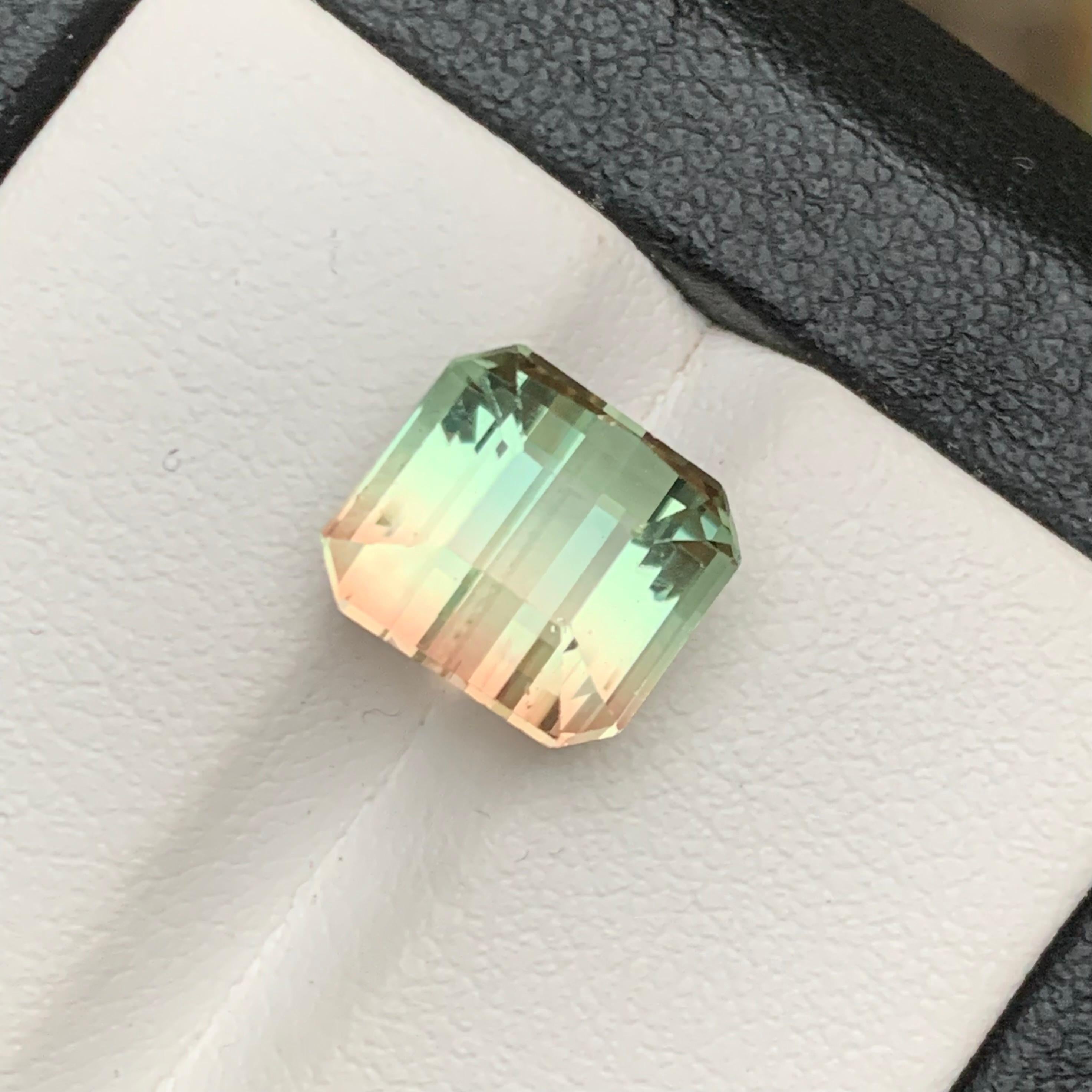 Bague tourmaline naturelle bicolore dorée et verte taille octogonale de 5,65 carats Unisexe en vente