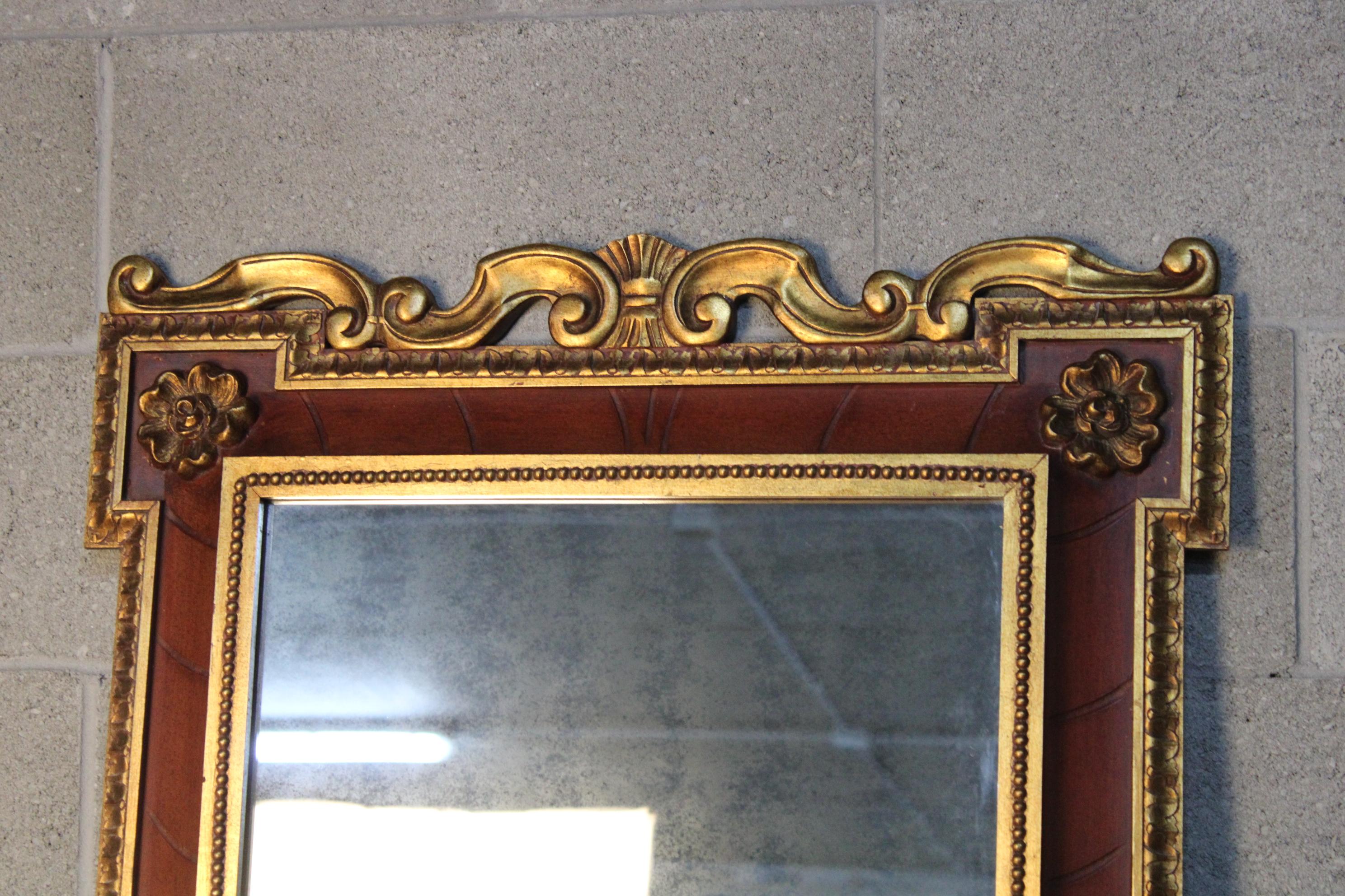 Louis XV Style Carved&Gilded Wall Mirror In Good Condition For Sale In Torino, IT