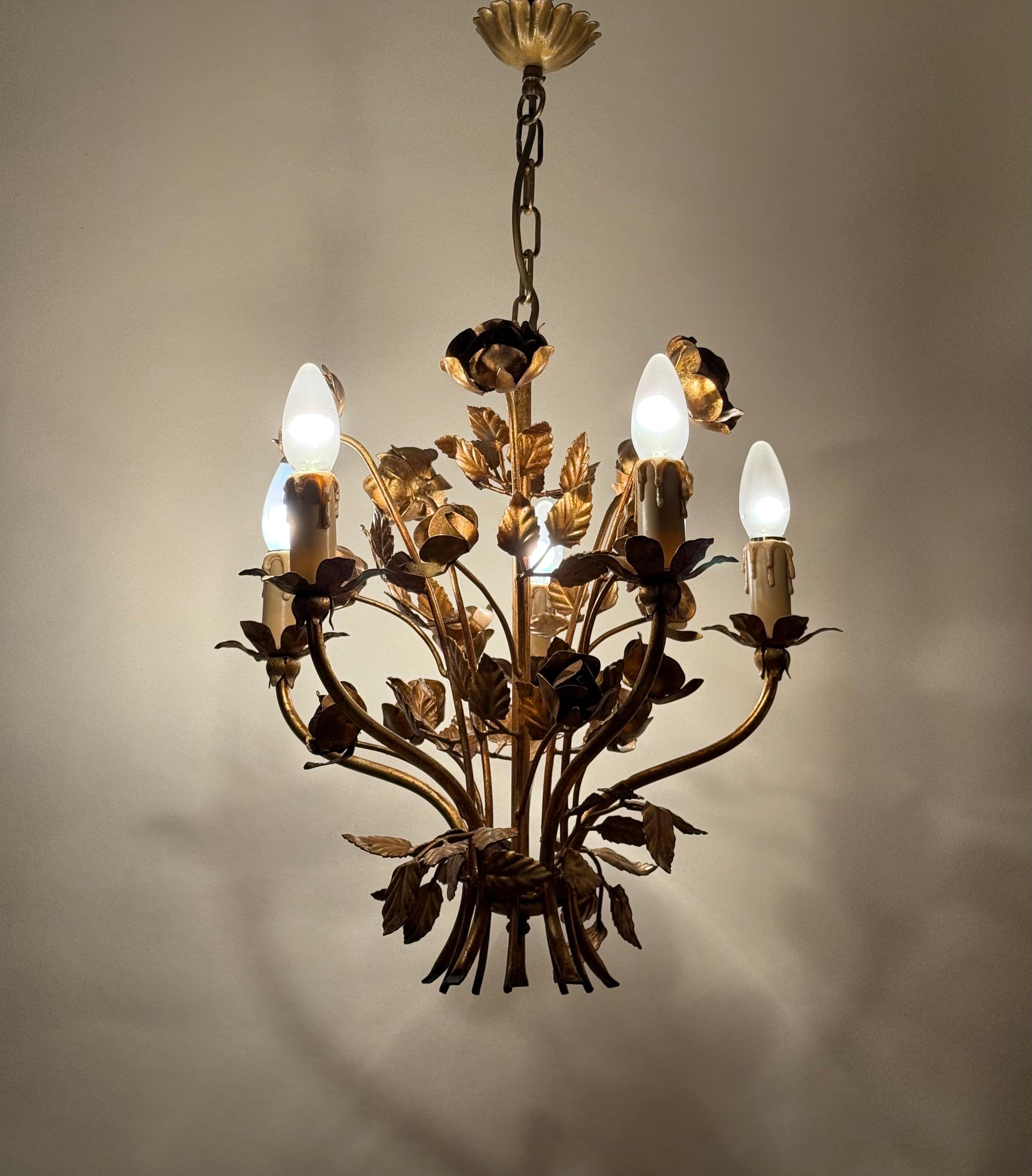 Araña de 5 luces Golden Hollywood Regency Rose en venta 7