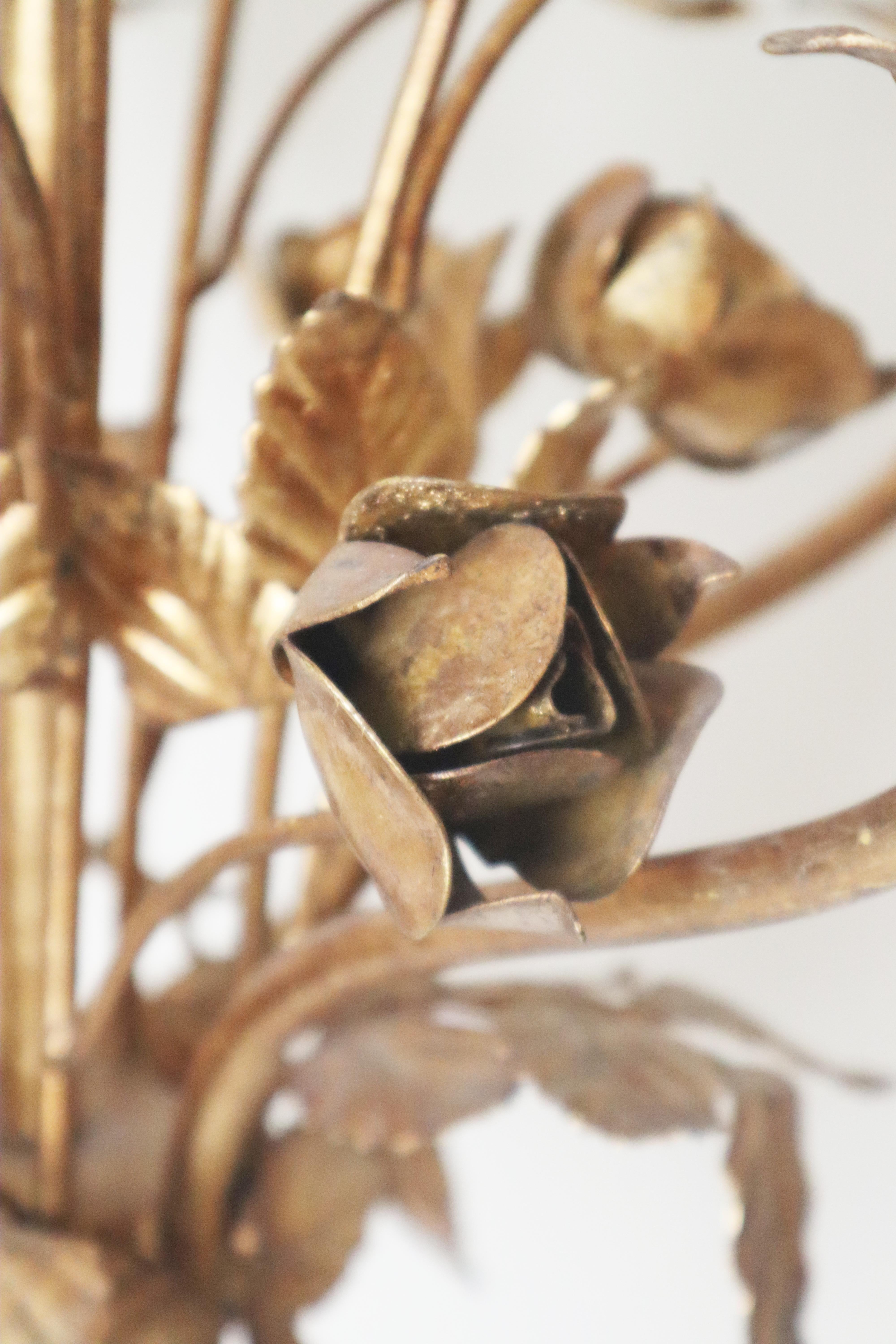 Araña de 5 luces Golden Hollywood Regency Rose Alemán en venta