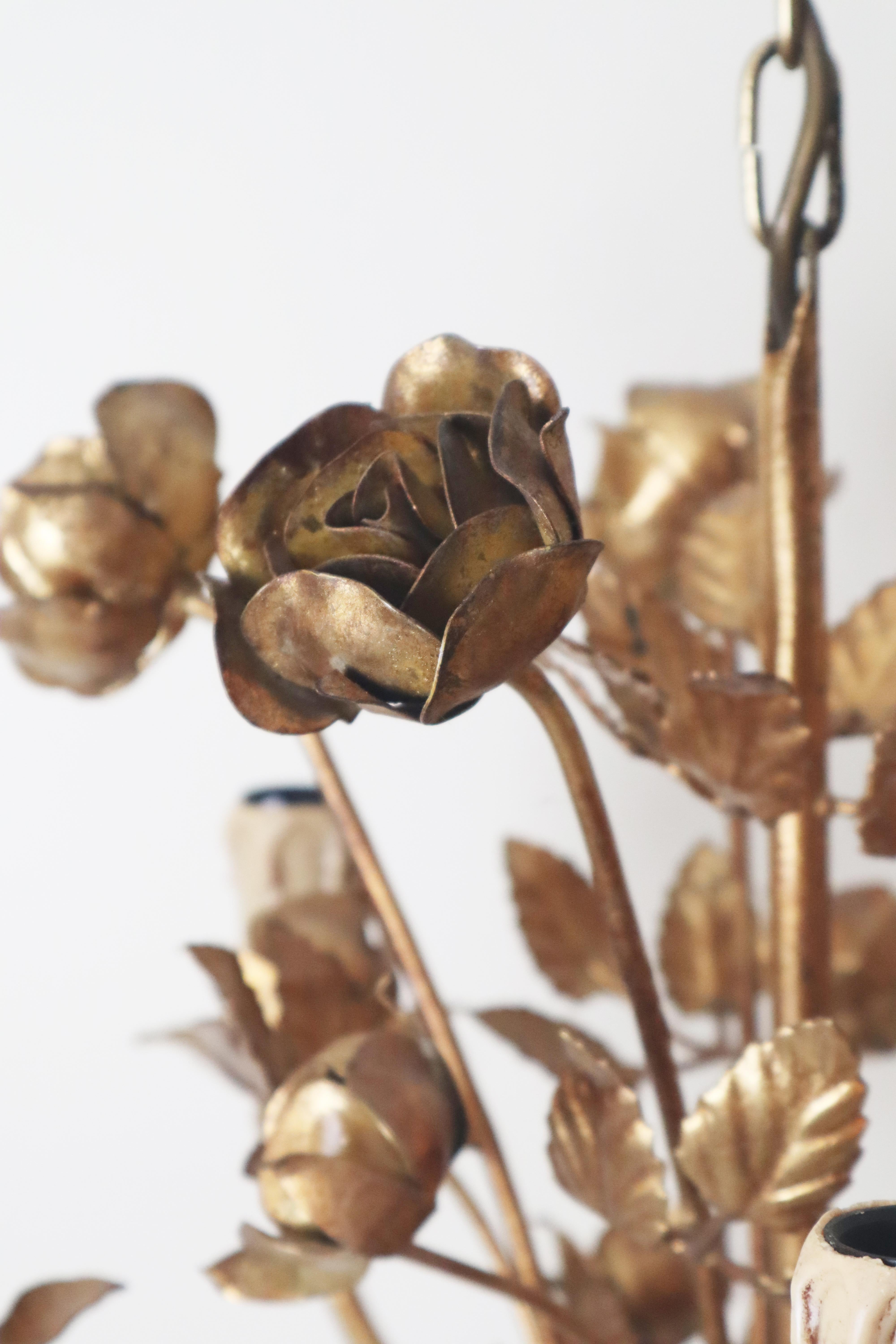 Araña de 5 luces Golden Hollywood Regency Rose en Bueno estado para la venta en Hannover, DE