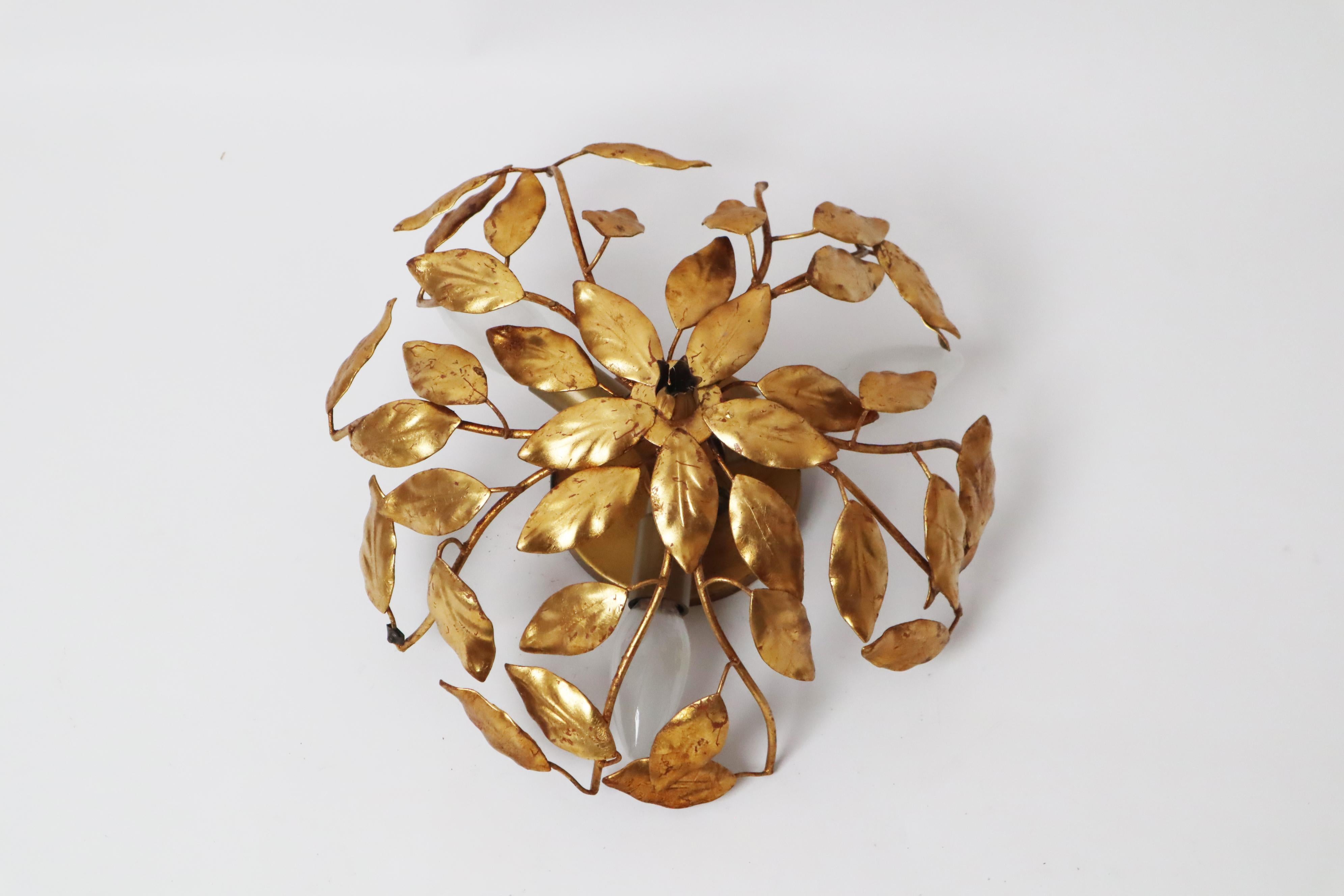 Golden Hollywood Regency Flush Mount With Branches and Leaves. In Good Condition For Sale In Hannover, DE