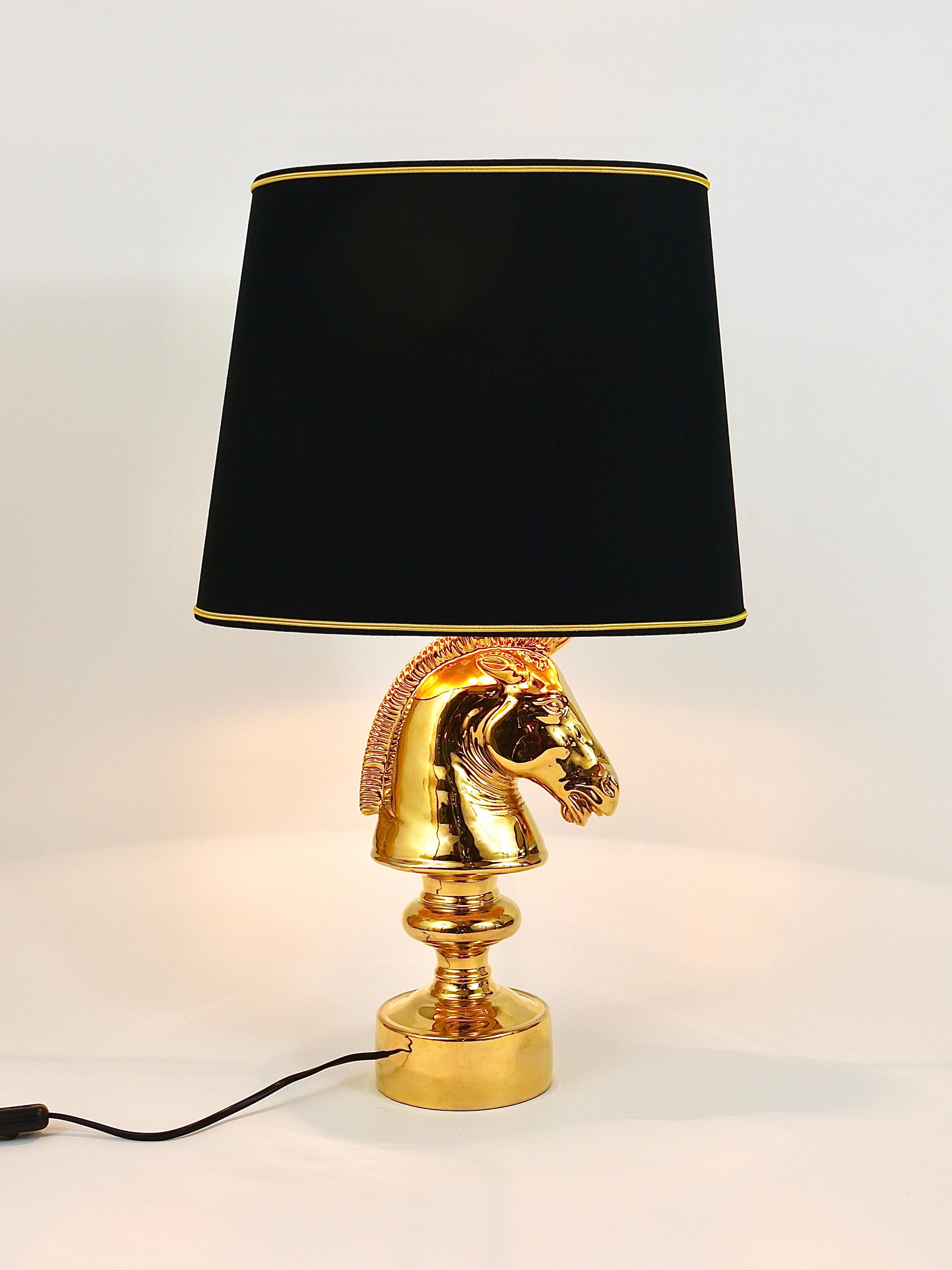 Lampe de table ou lampe d'appoint en sculpture de cheval de style Hollywood Regency dorée, Italie, 1970 en vente 6