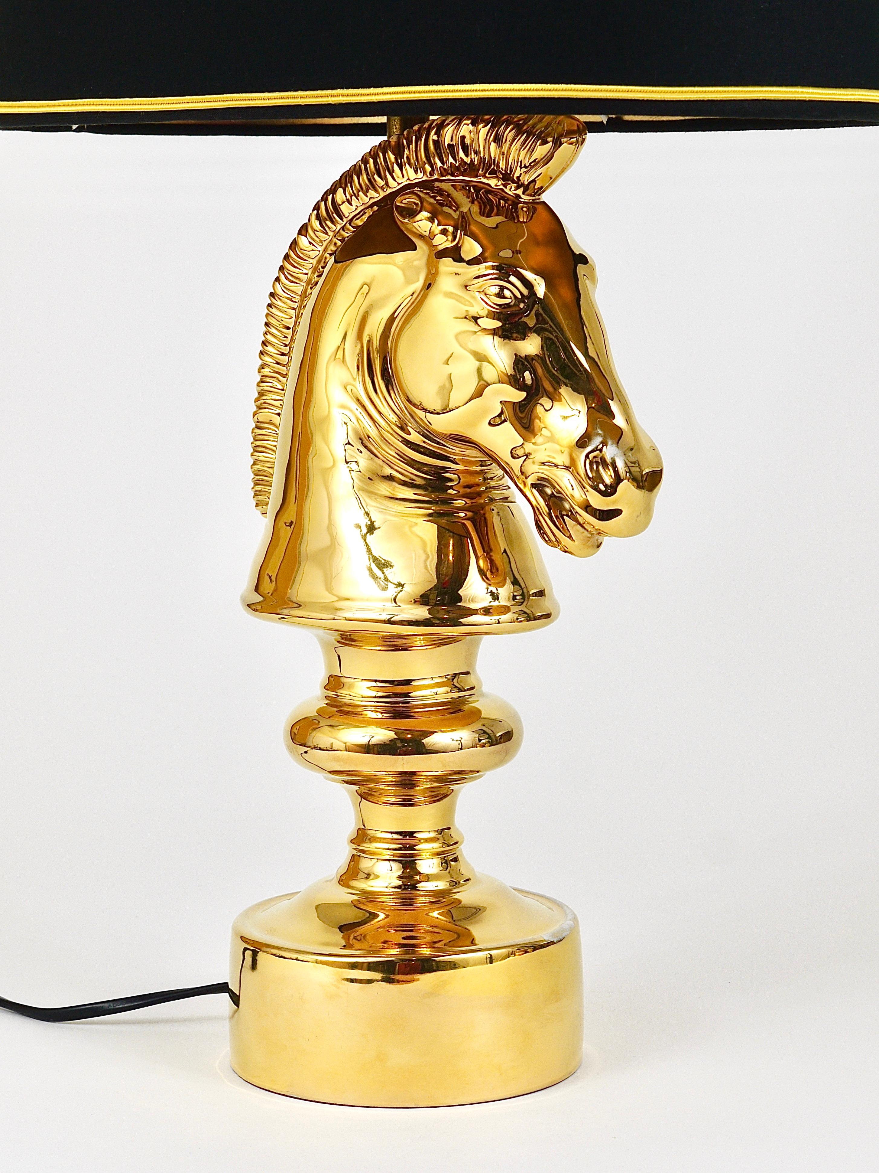 Lampe de table ou lampe d'appoint en sculpture de cheval de style Hollywood Regency dorée, Italie, 1970 en vente 9