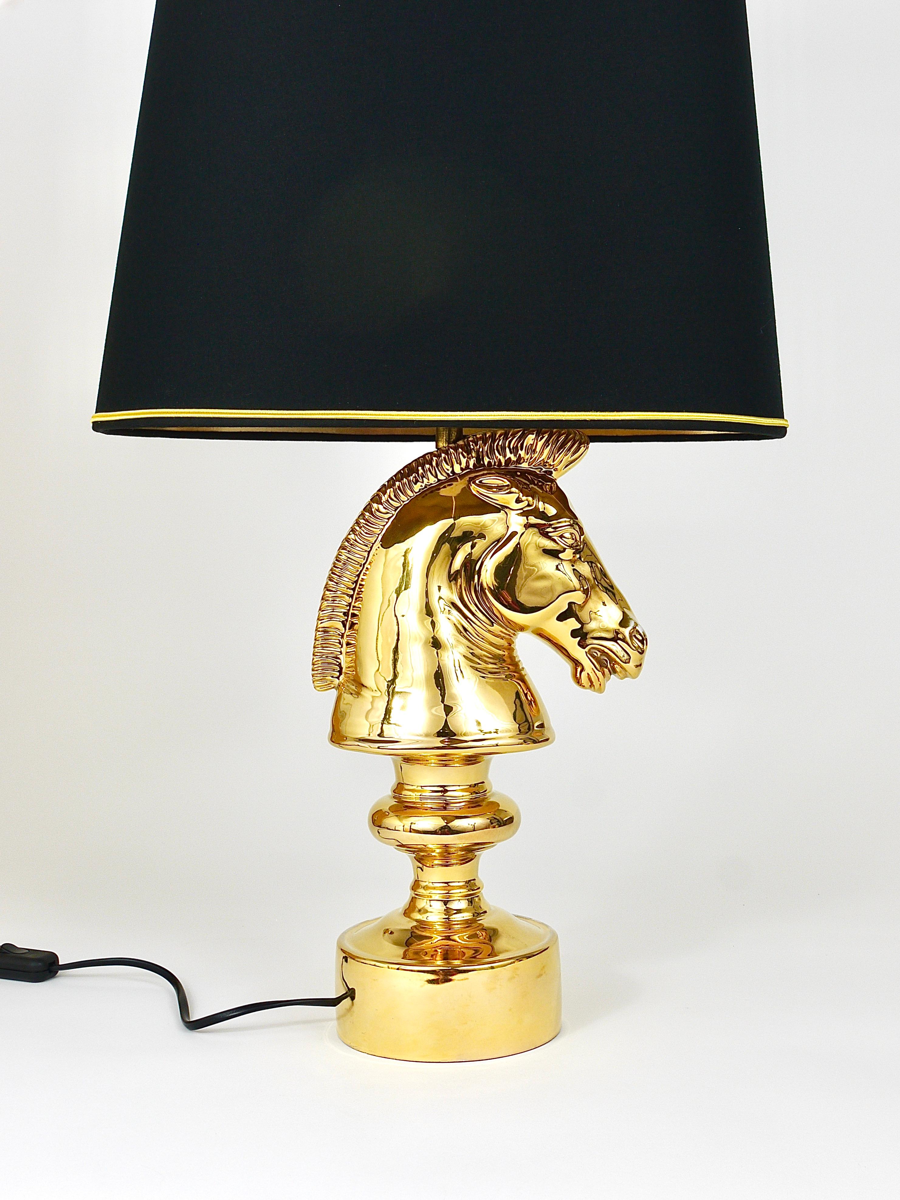 italien Lampe de table ou lampe d'appoint en sculpture de cheval de style Hollywood Regency dorée, Italie, 1970 en vente