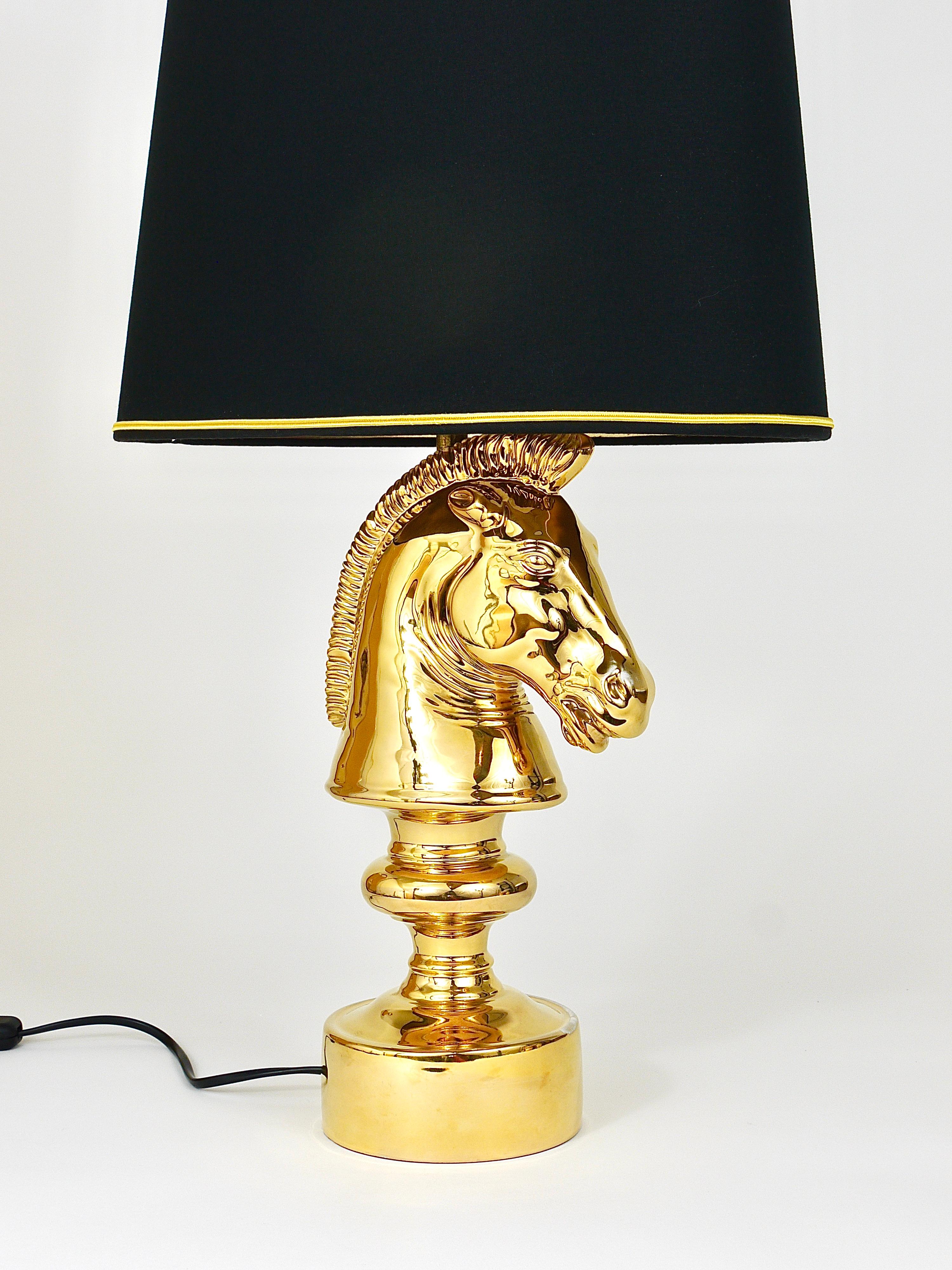 Golden Hollywood Regency Horse Sculpture Table or Side Lamp, Italy, 1970s In Good Condition For Sale In Vienna, AT