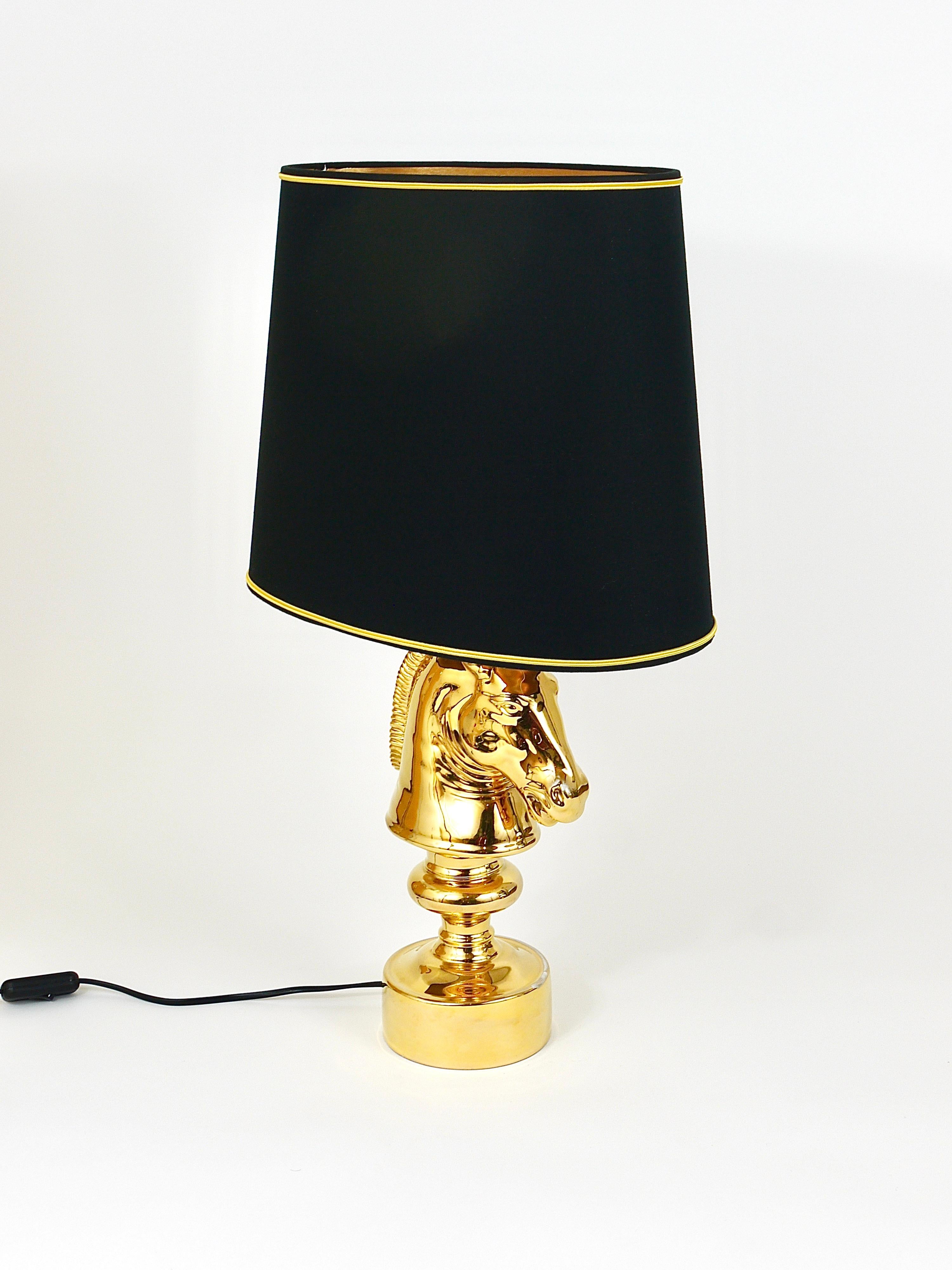 Lampe de table ou lampe d'appoint en sculpture de cheval de style Hollywood Regency dorée, Italie, 1970 en vente 3