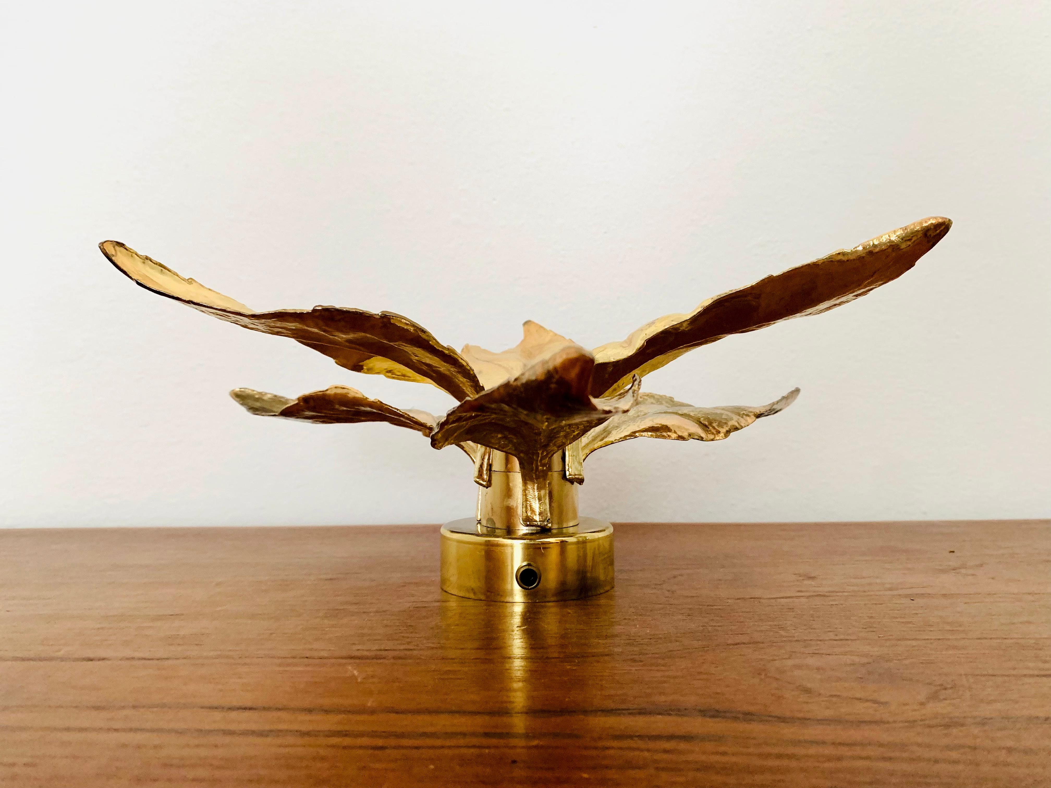 Lámpara de pared Golden Hollywood Regency de Willy Daro para Massive en venta 5