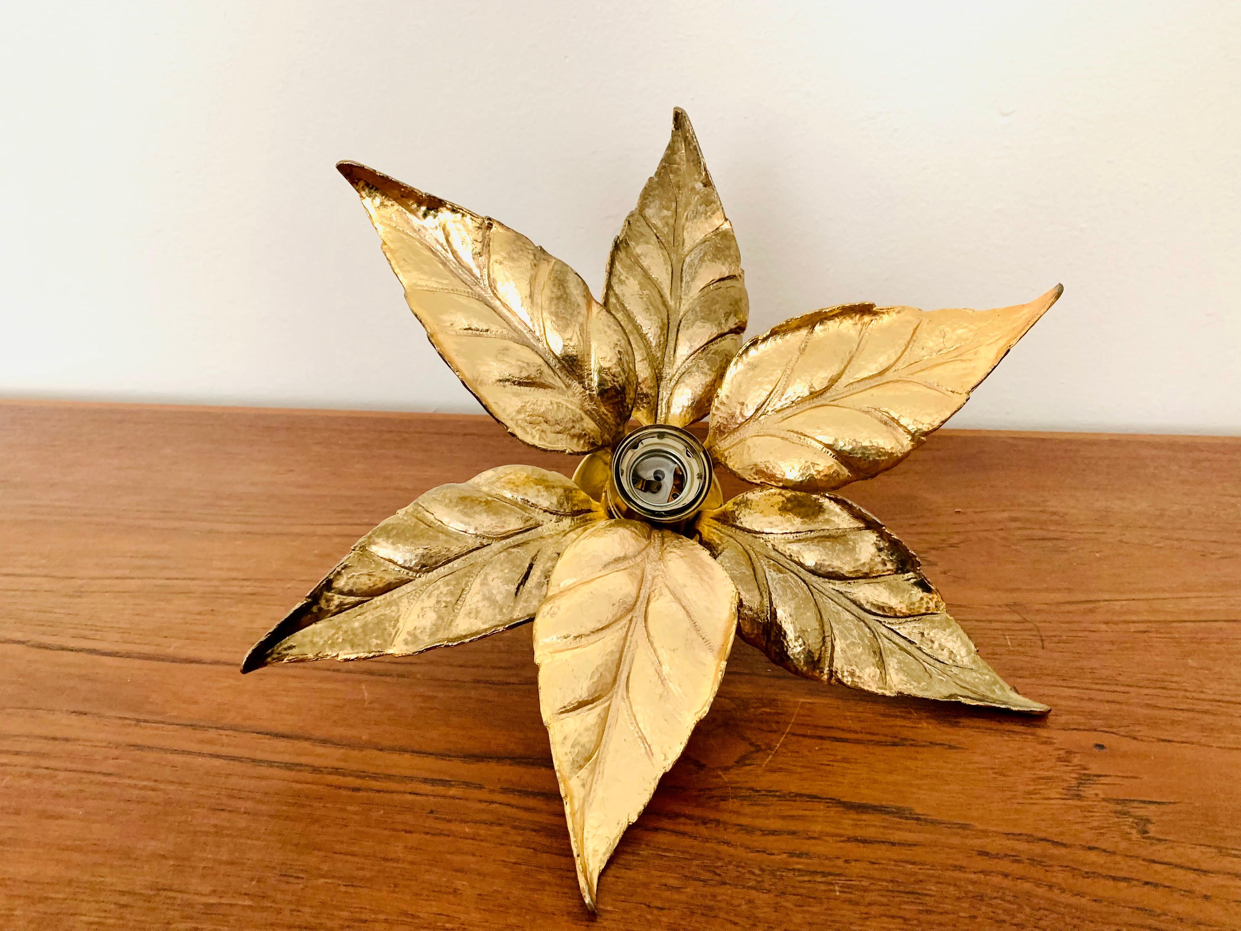 Lámpara de pared Golden Hollywood Regency de Willy Daro para Massive en venta 6