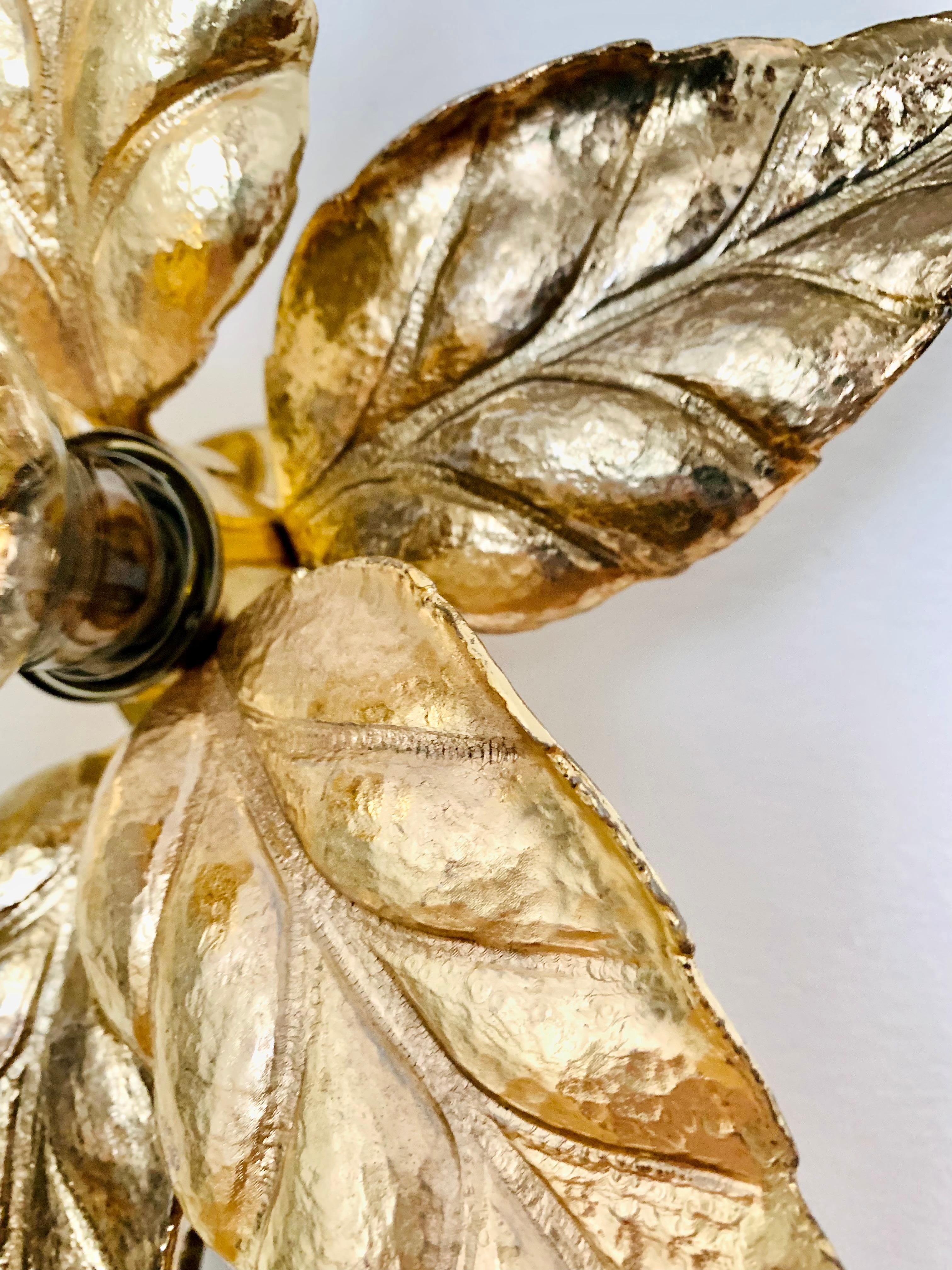 Lámpara de pared Golden Hollywood Regency de Willy Daro para Massive Metal en venta