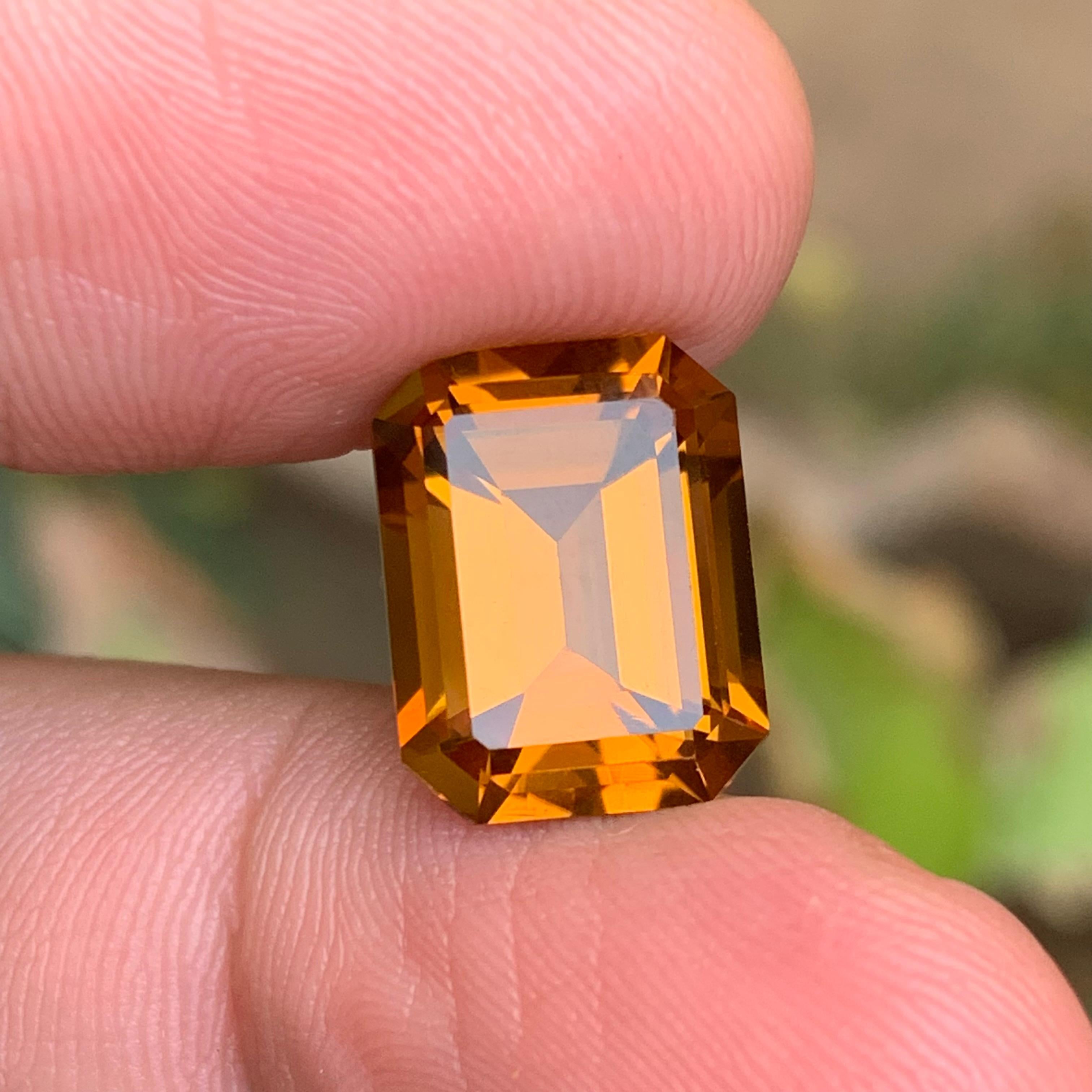 Contemporain Golden Honey Orange Citrine 8.15 Ct Emerald Cut Natural Loose Gemstone for Ring en vente