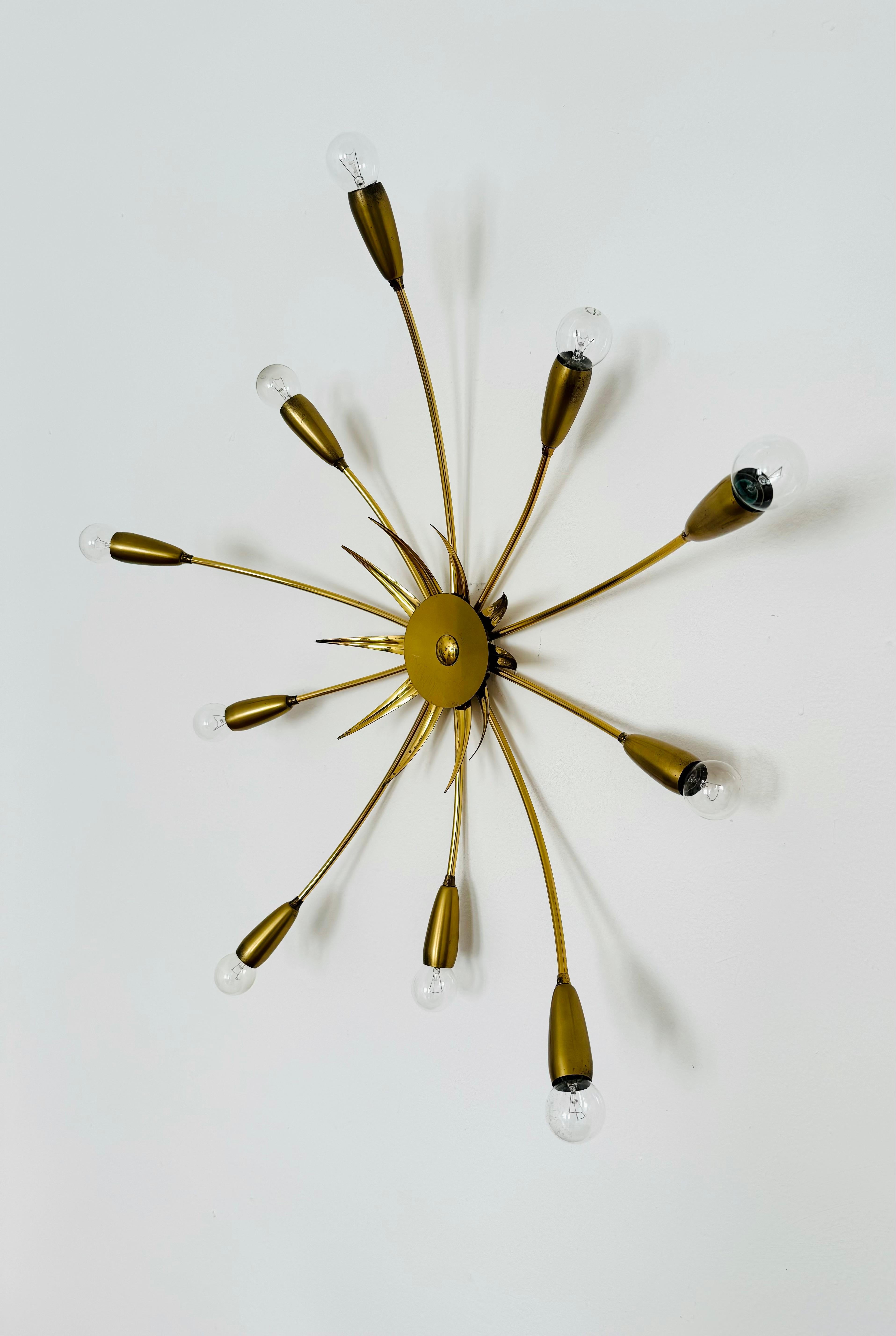 Lampe affleurante en laiton italien doré Bon état - En vente à München, DE