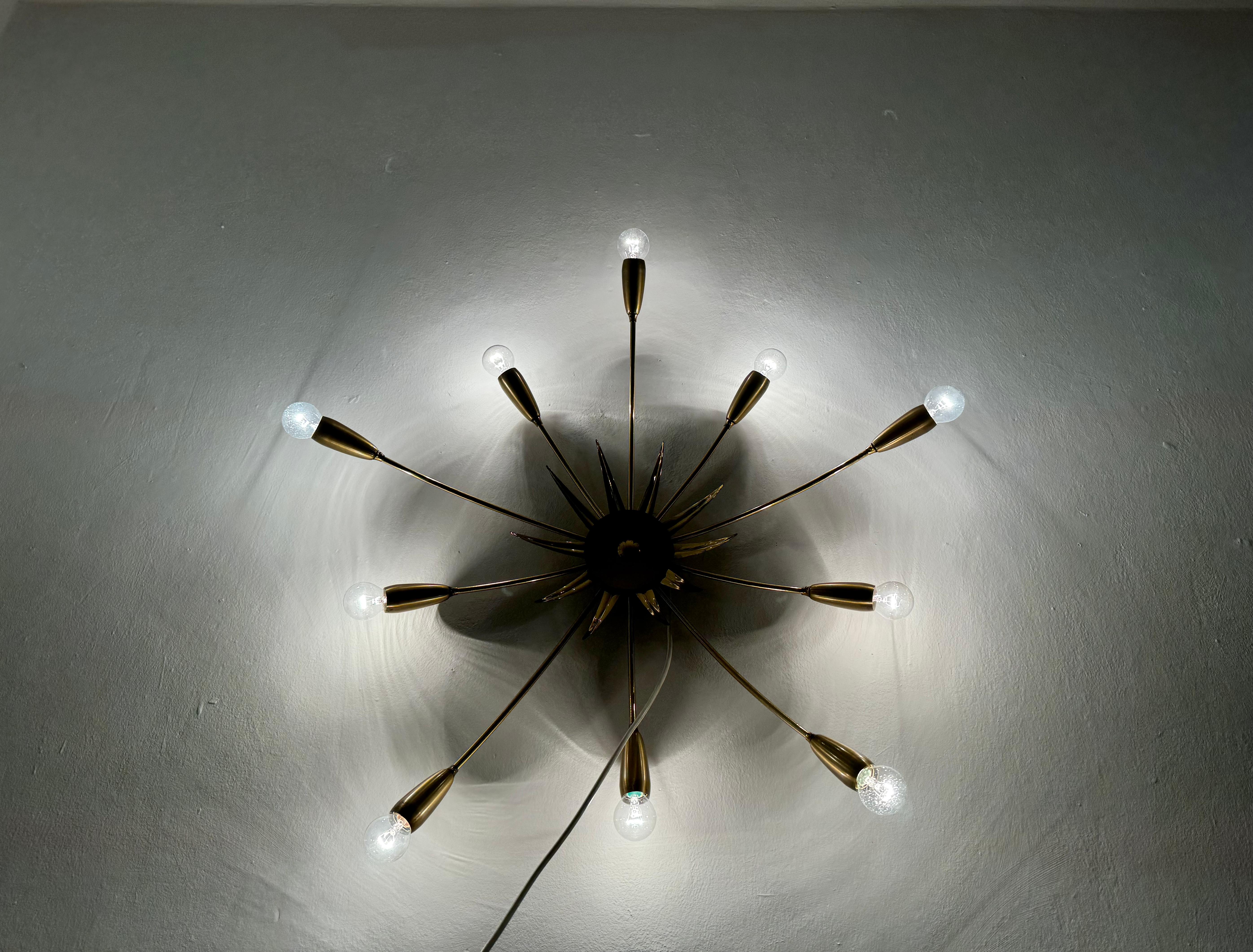 Lampe affleurante en laiton italien doré en vente 3