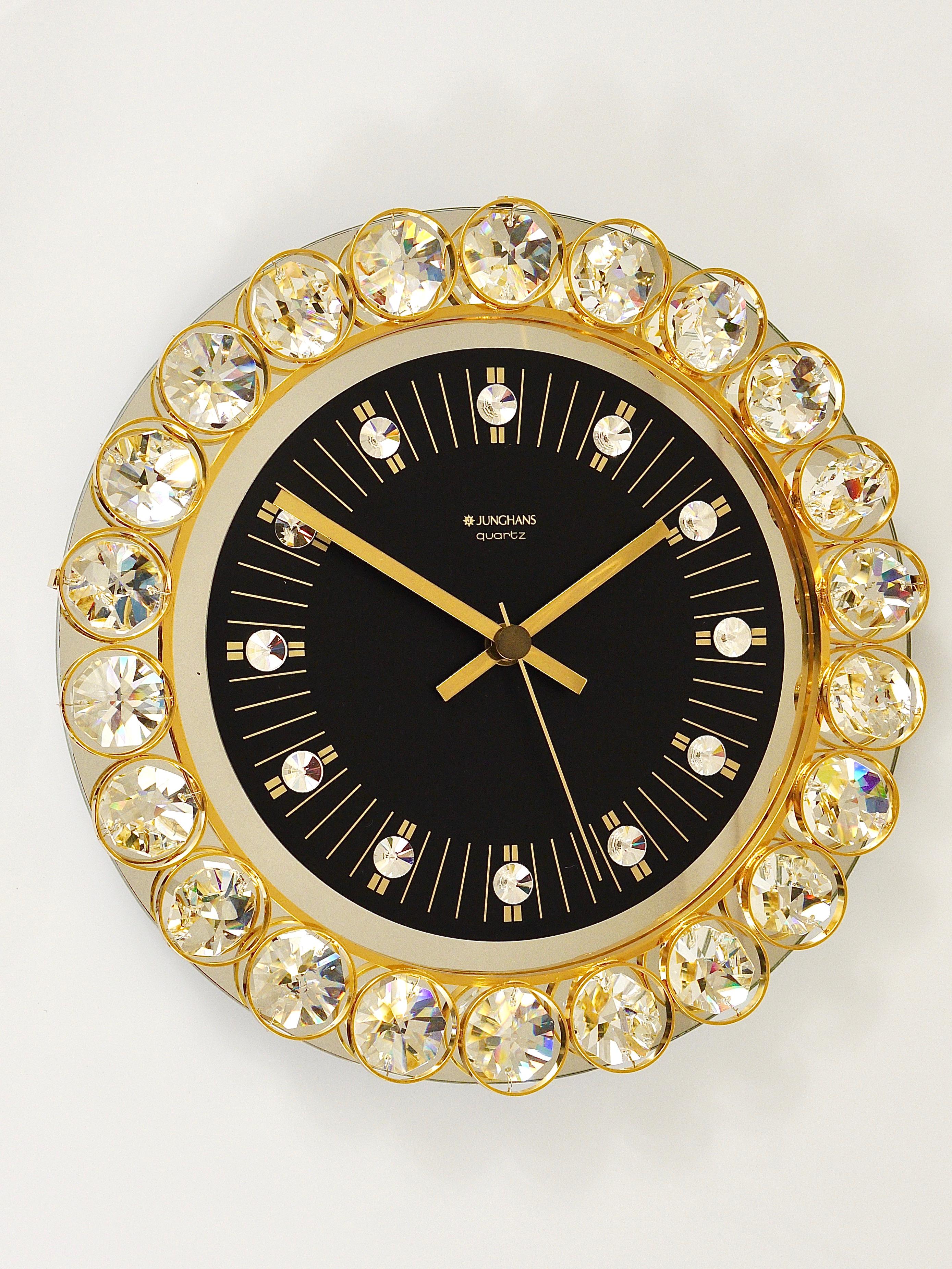 Horloge murale Junghans Hollywood Regency dorée et cristaux, Allemagne, 1970 Bon état - En vente à Vienna, AT