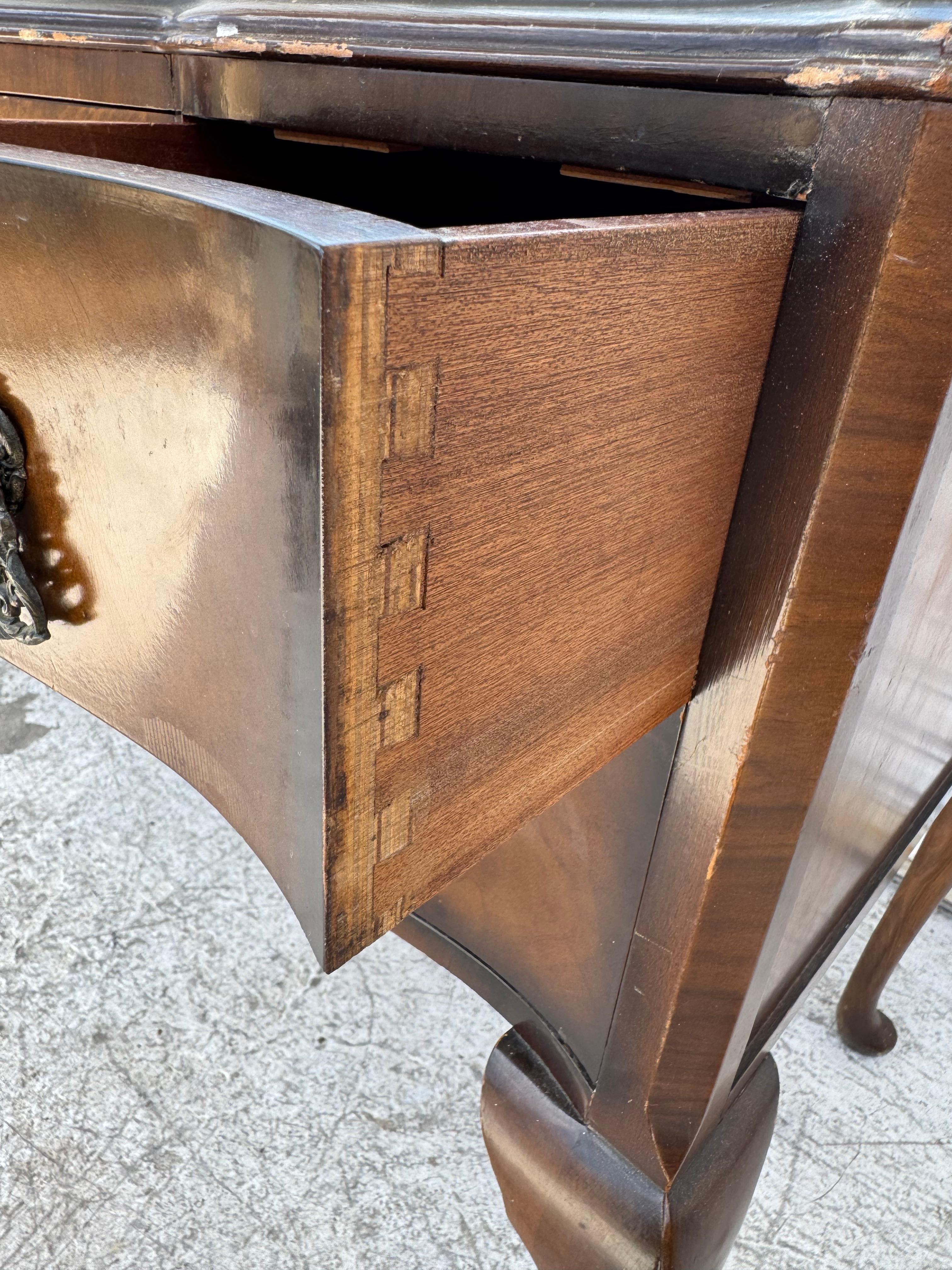 Golden Key Queen Anne Style Walnut Vanity with Triple mirror For Sale 4