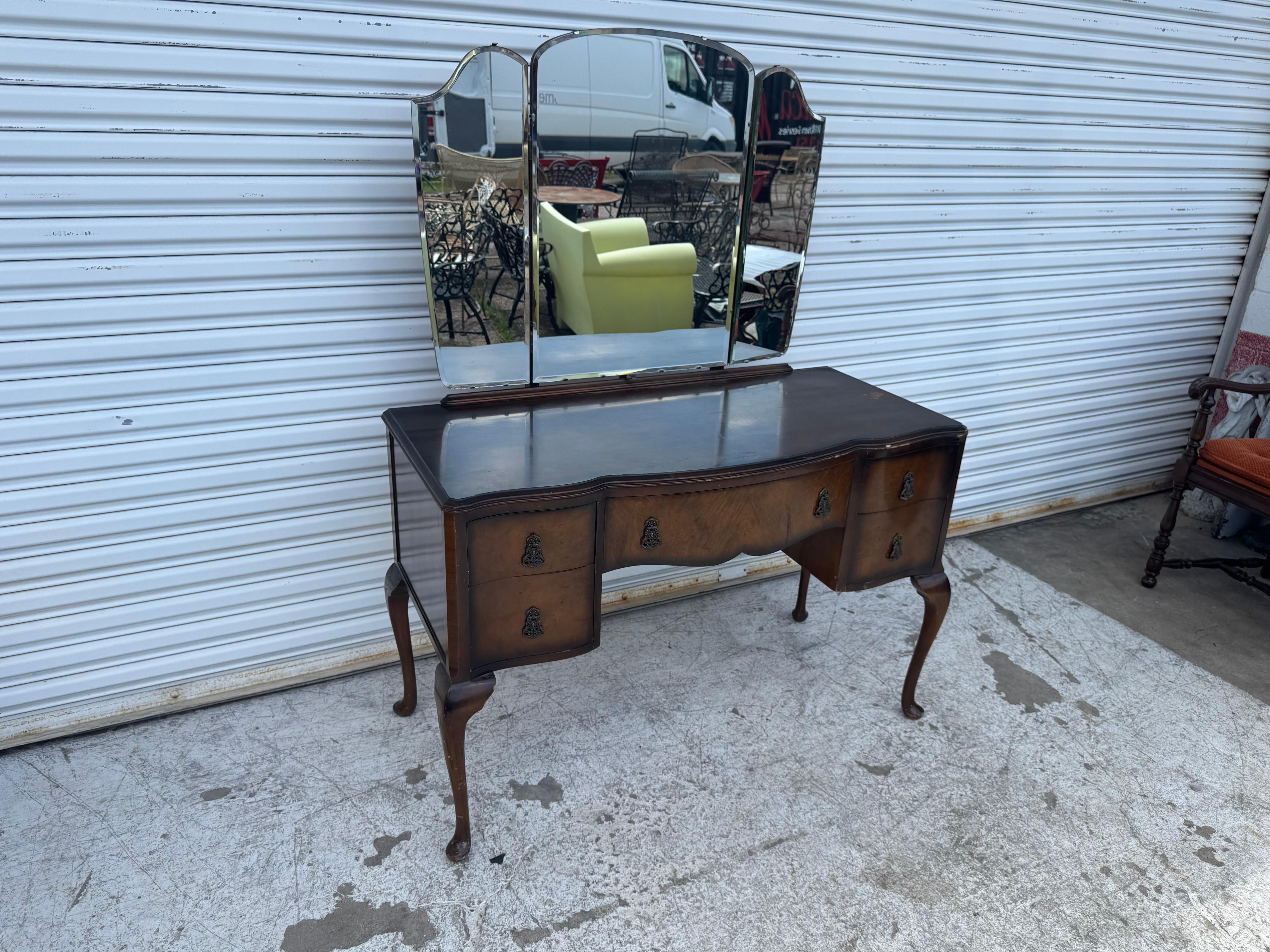 Mid-20th Century Golden Key Queen Anne Style Walnut Vanity with Triple mirror For Sale