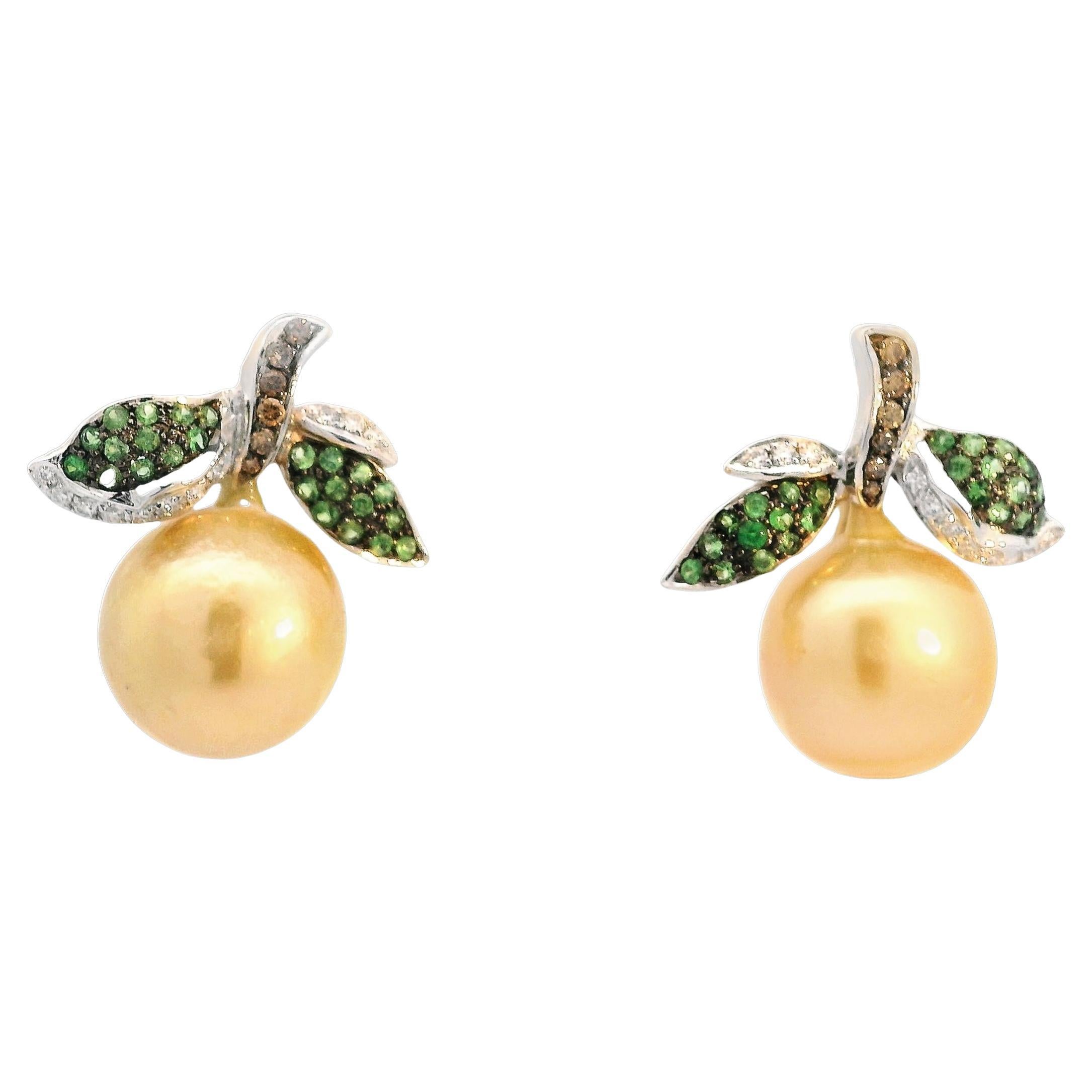 Goldene Kumquat-Südseeperlen-Clip-Ohrringe mit Tsavorit und braunem Diamant