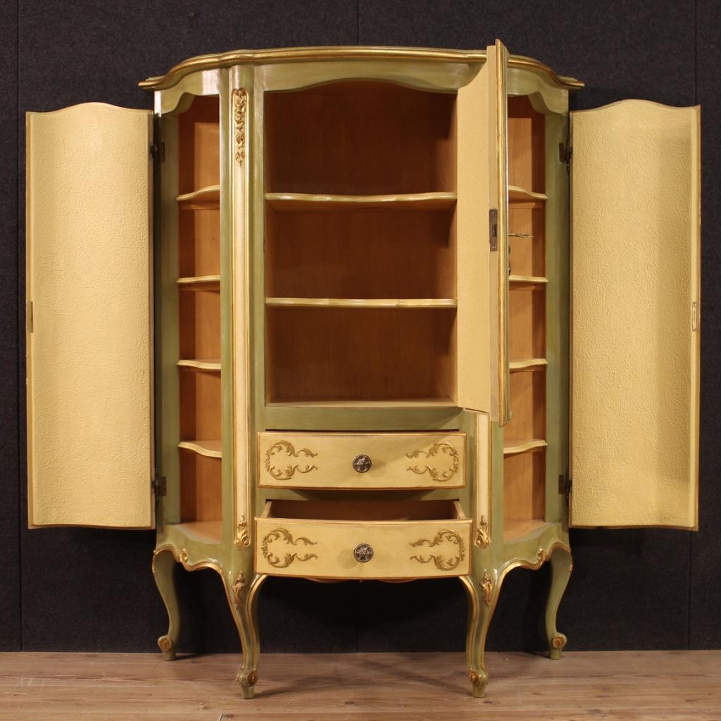Golden, Lacquered and Painted Venetian Cupboard, 20th Century For Sale 2