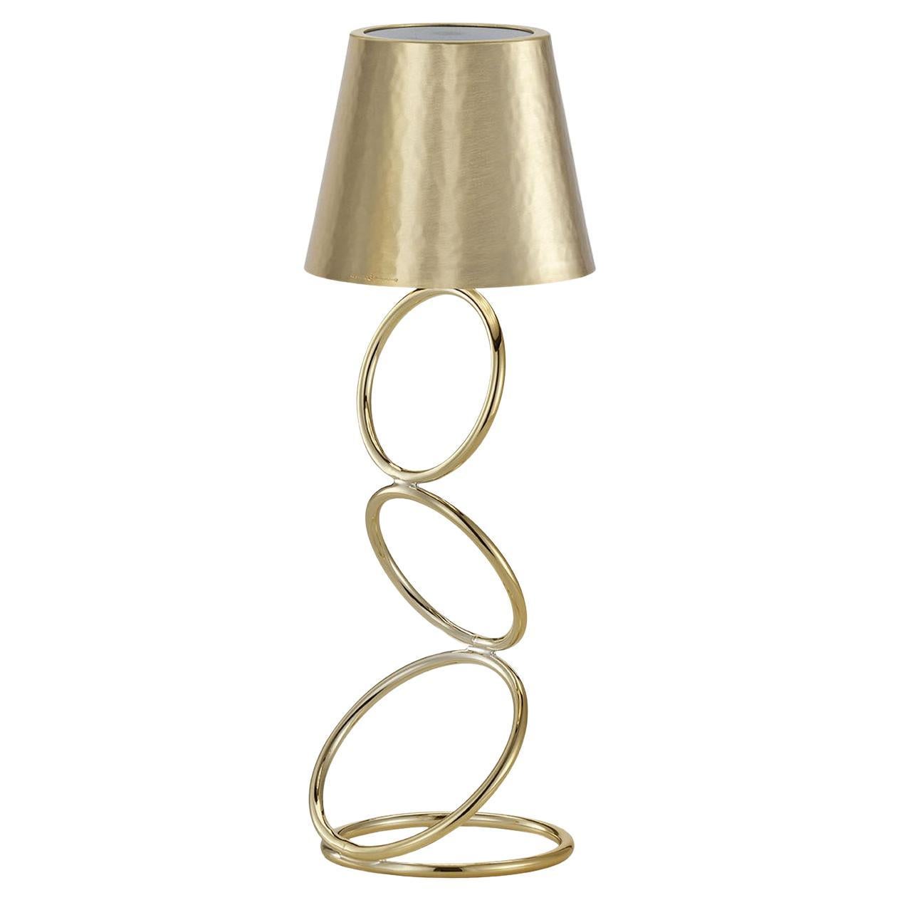 Goldene Lampe #4 von Itamar Harari