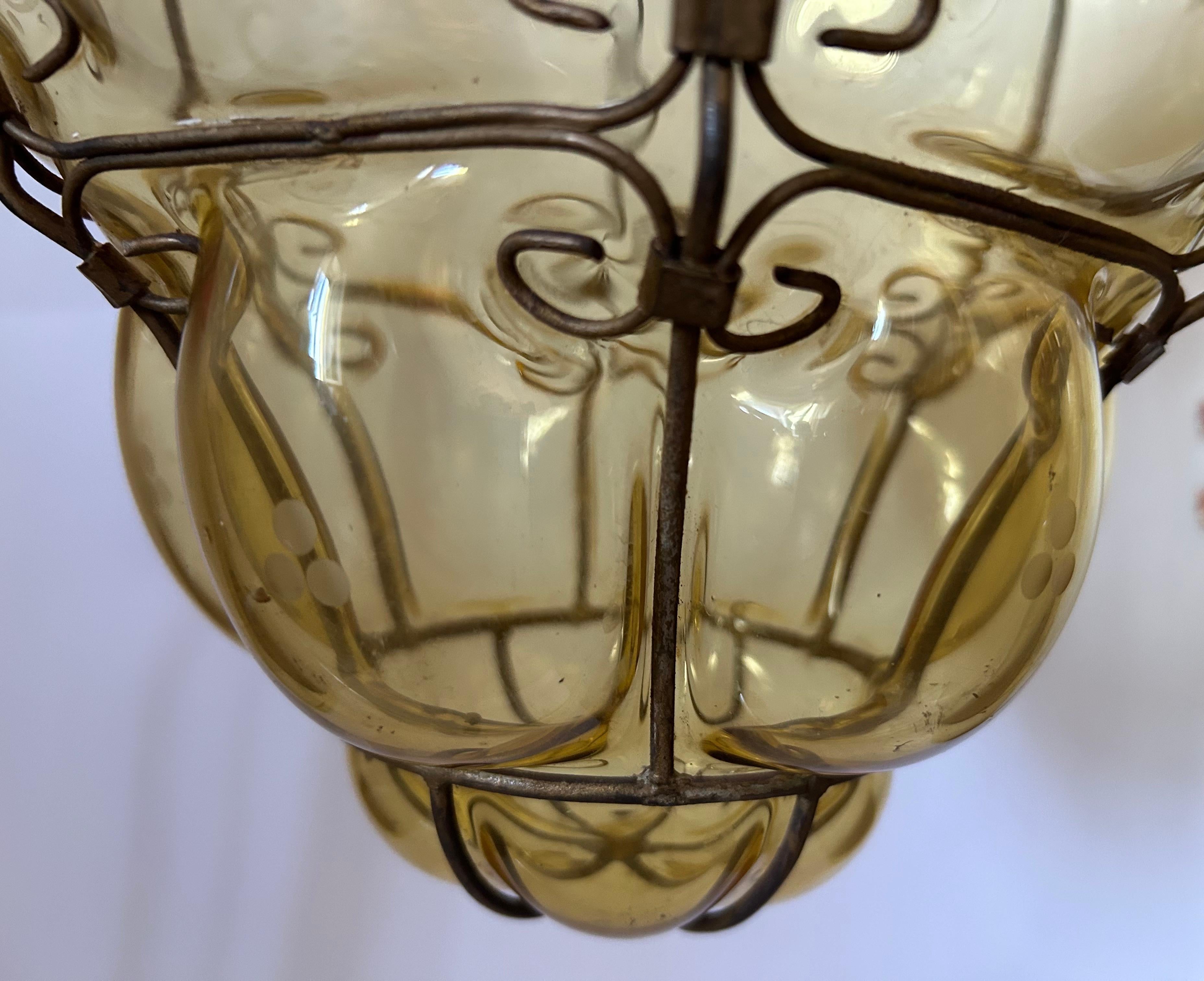 Linternas Doradas, Pareja de Elegantes Colgantes de Murano, Años 80 en venta 3