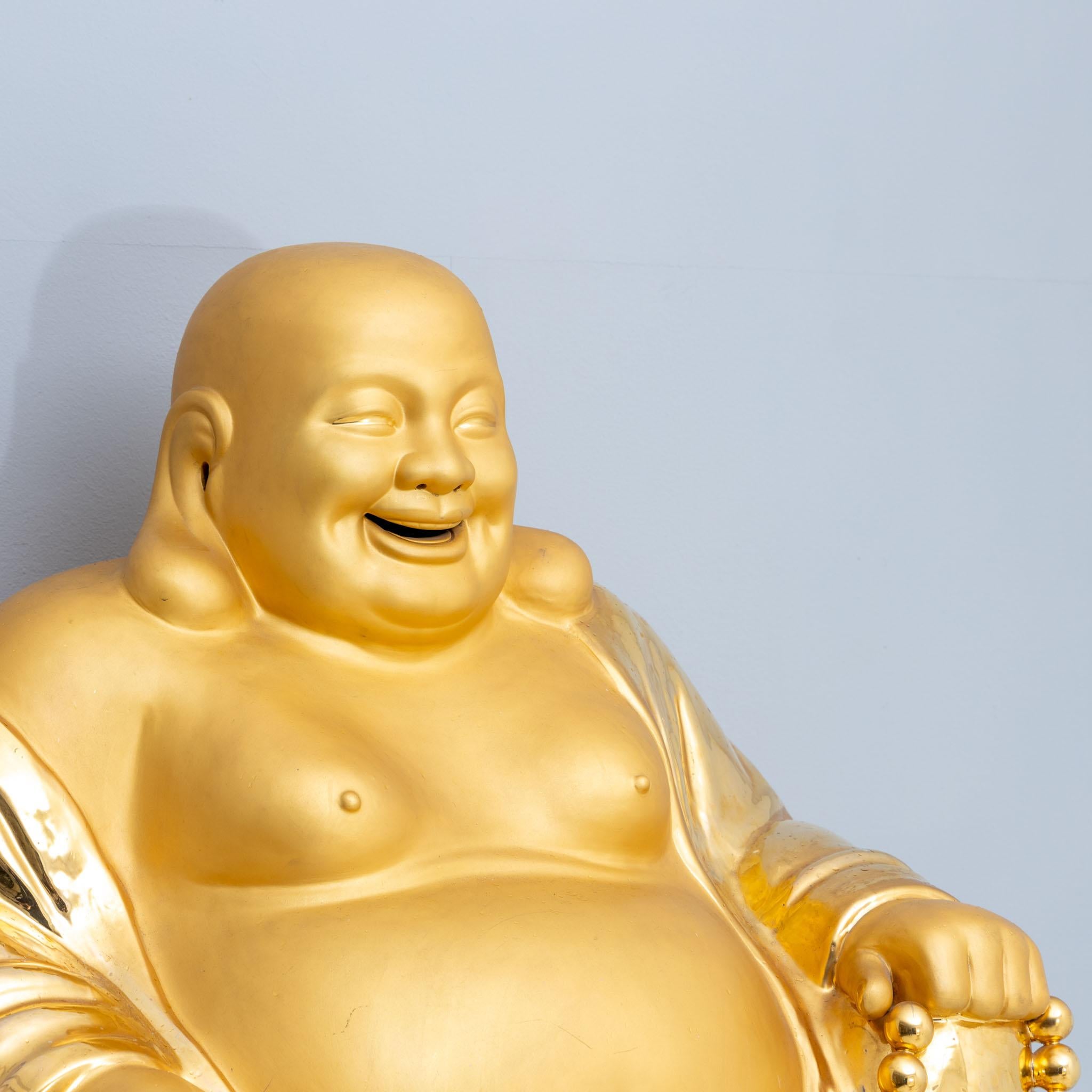Golden Laughing Buddha Made of Porcelain, 20th Century In Good Condition For Sale In Greding, DE