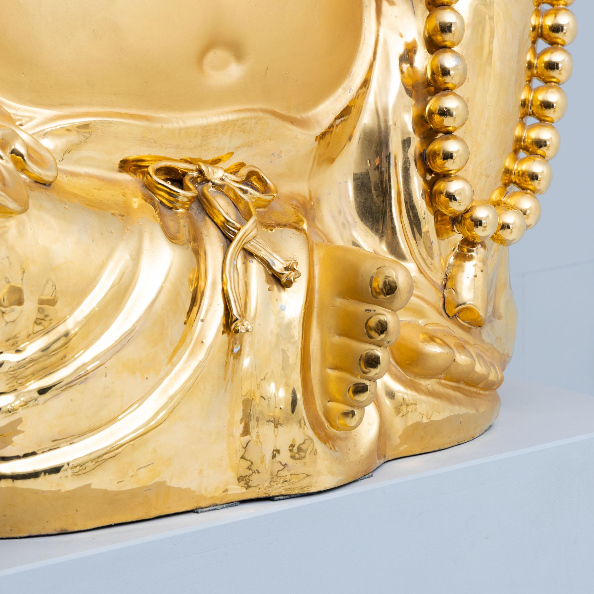 Goldener Lachender Buddha aus Porzellan, 20. Jahrhundert im Angebot 3