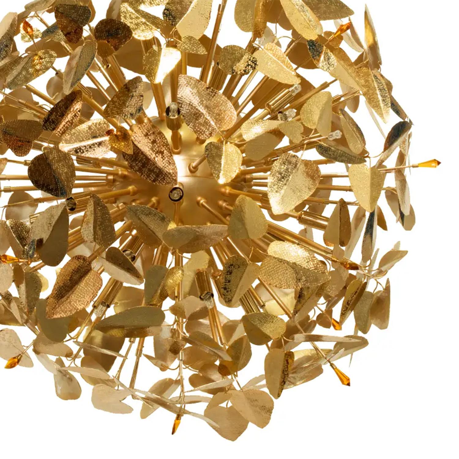 Portoghese Lampadario con foglie d'oro in vendita
