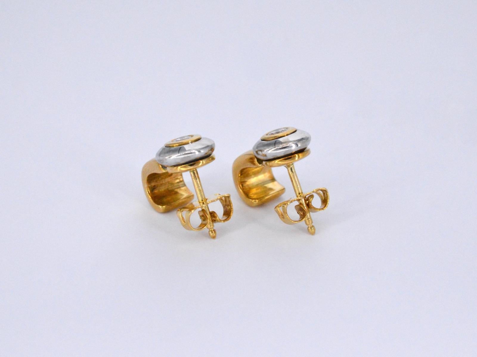 Women's or Men's Golden Lechic earrings with diamonds For Sale