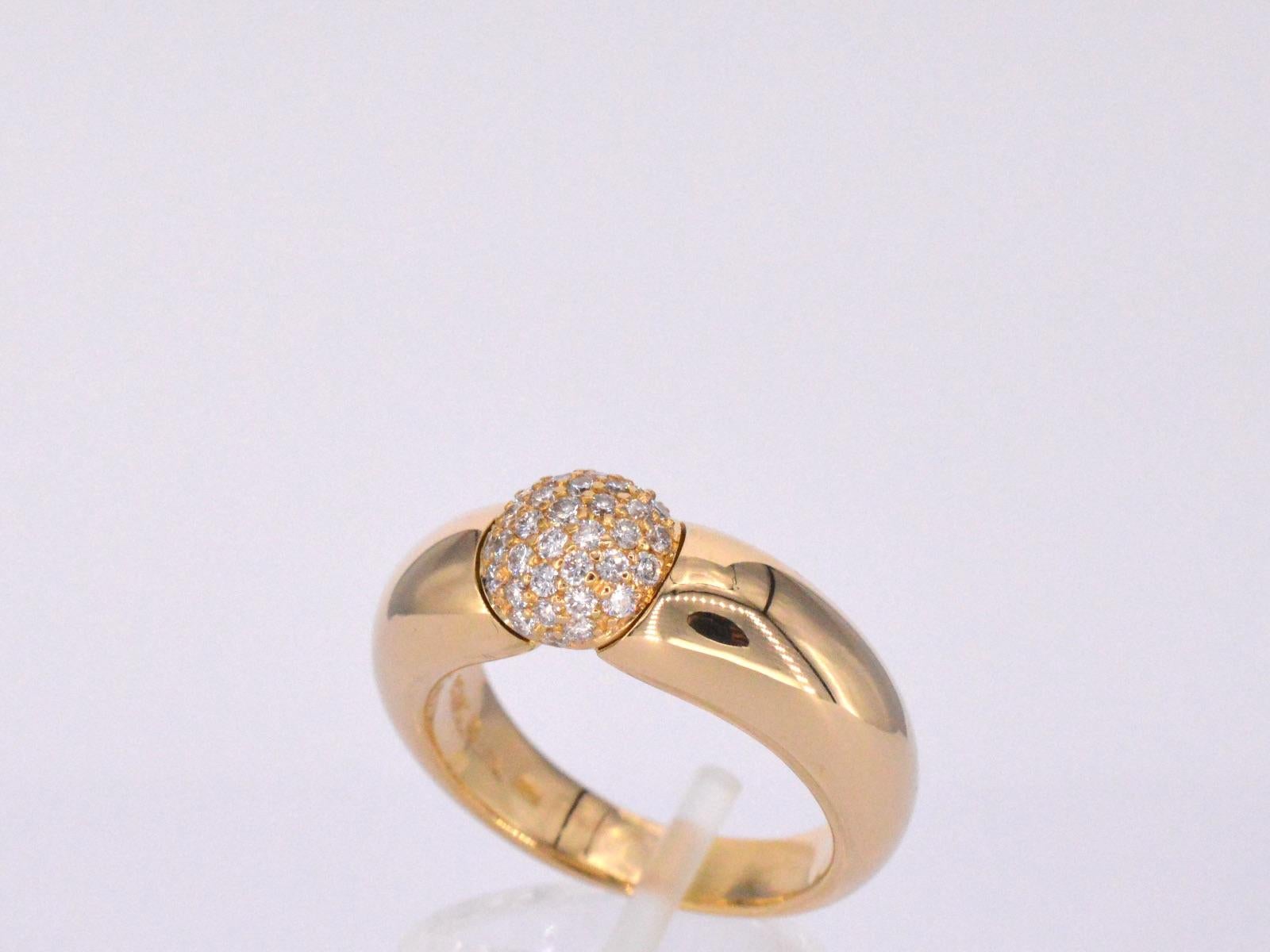 Golden Lechic ring with diamonds In Excellent Condition For Sale In AMSTELVEEN, NH