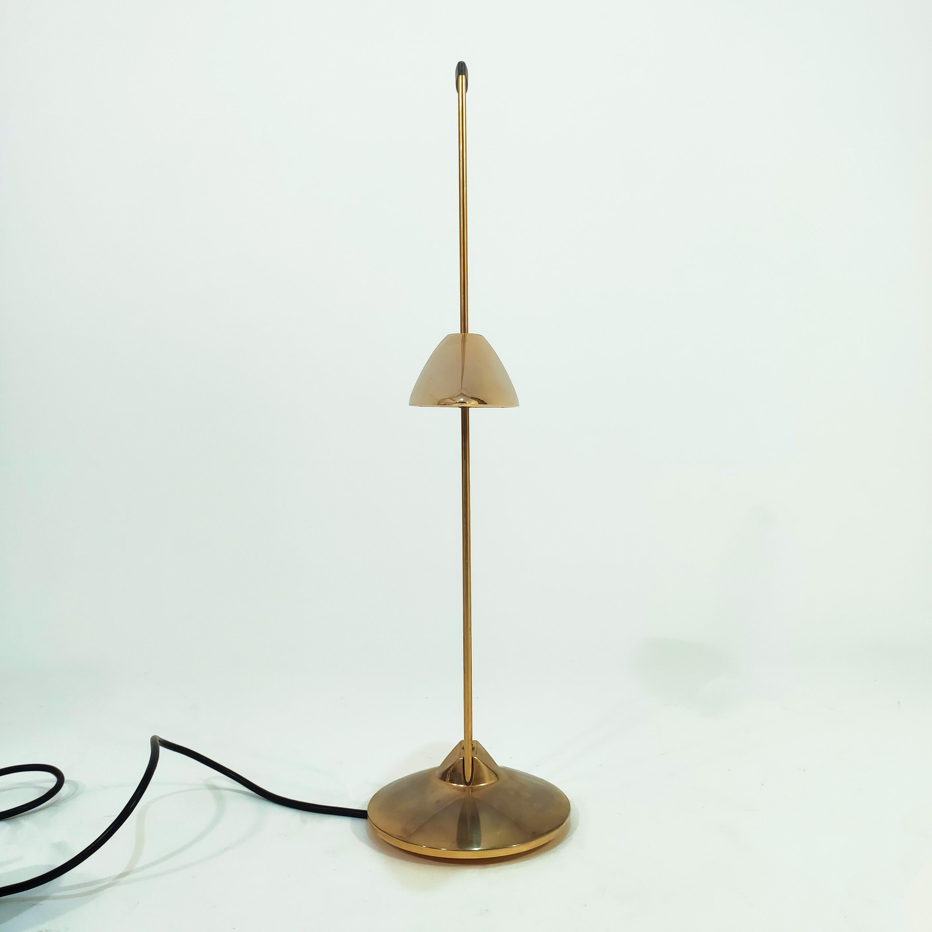 Postmoderne Golden Editions. Lampe de table de Jorge Pensi pour B-Lux, Espagne, années 1980 en vente