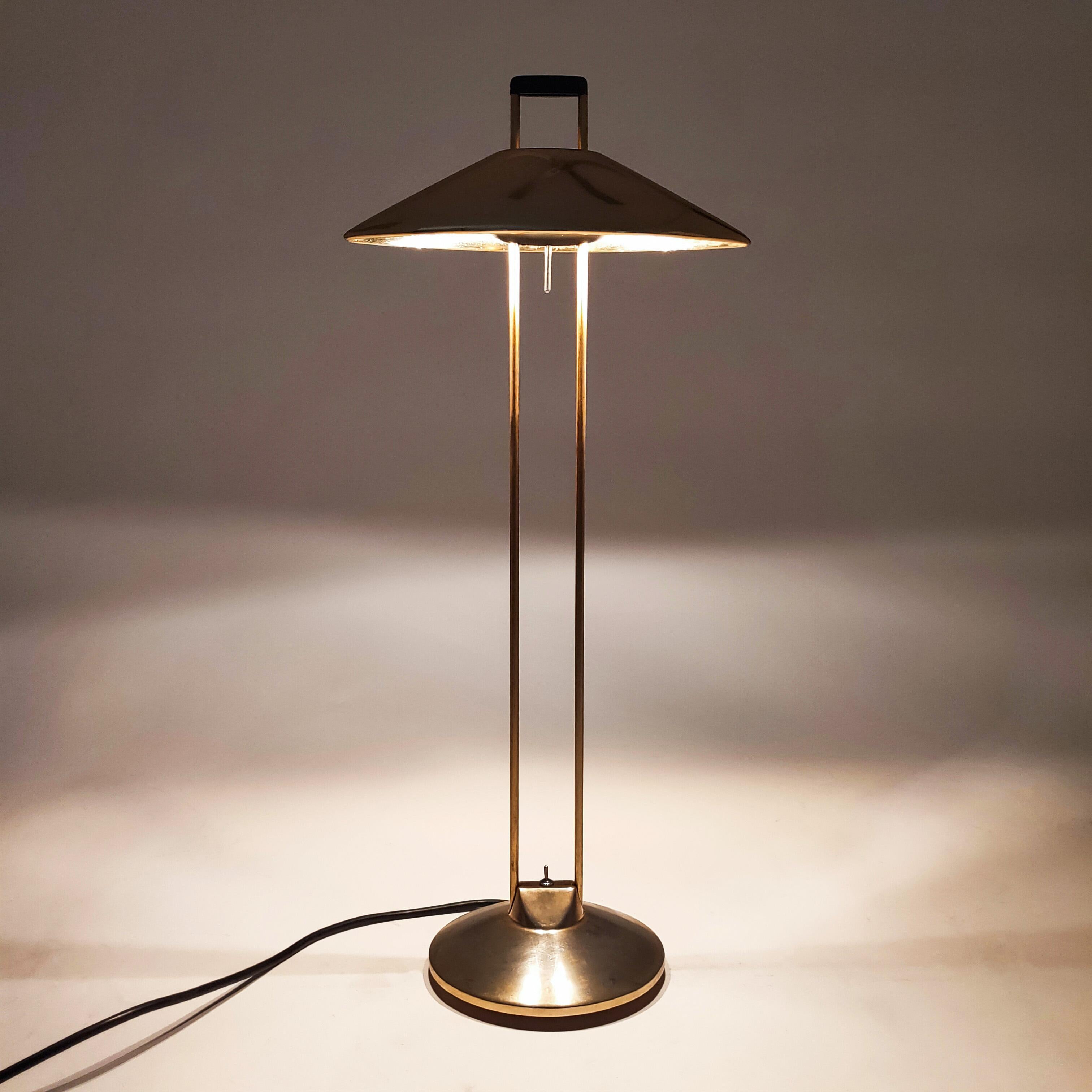 Golden Editions. Lampe de table de Jorge Pensi pour B-Lux, Espagne, années 1980 en vente 1
