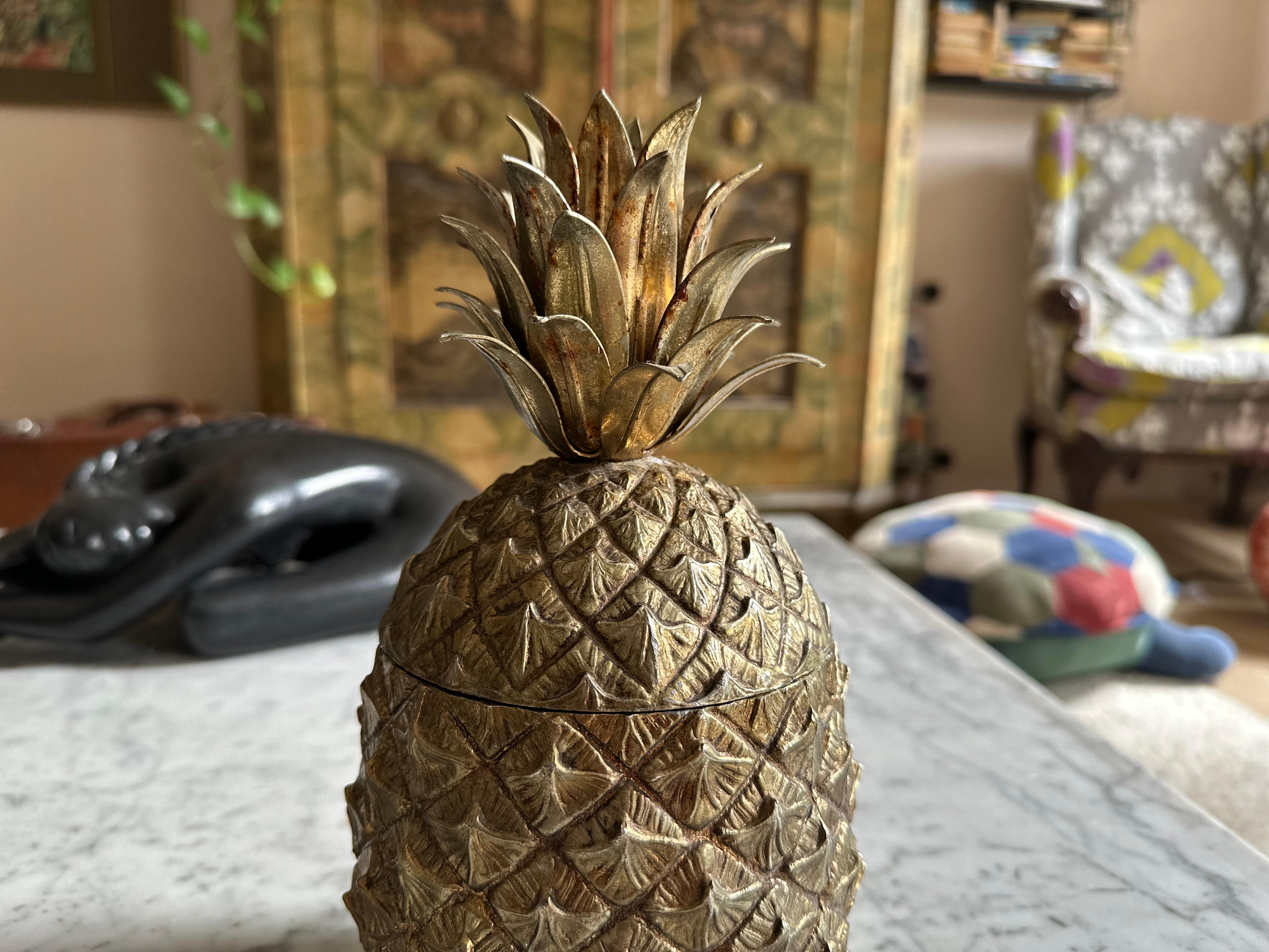 Cubitera dorada con piña Mauro Manetti de Florencia, Italia, hacia 1970 Italiano en venta