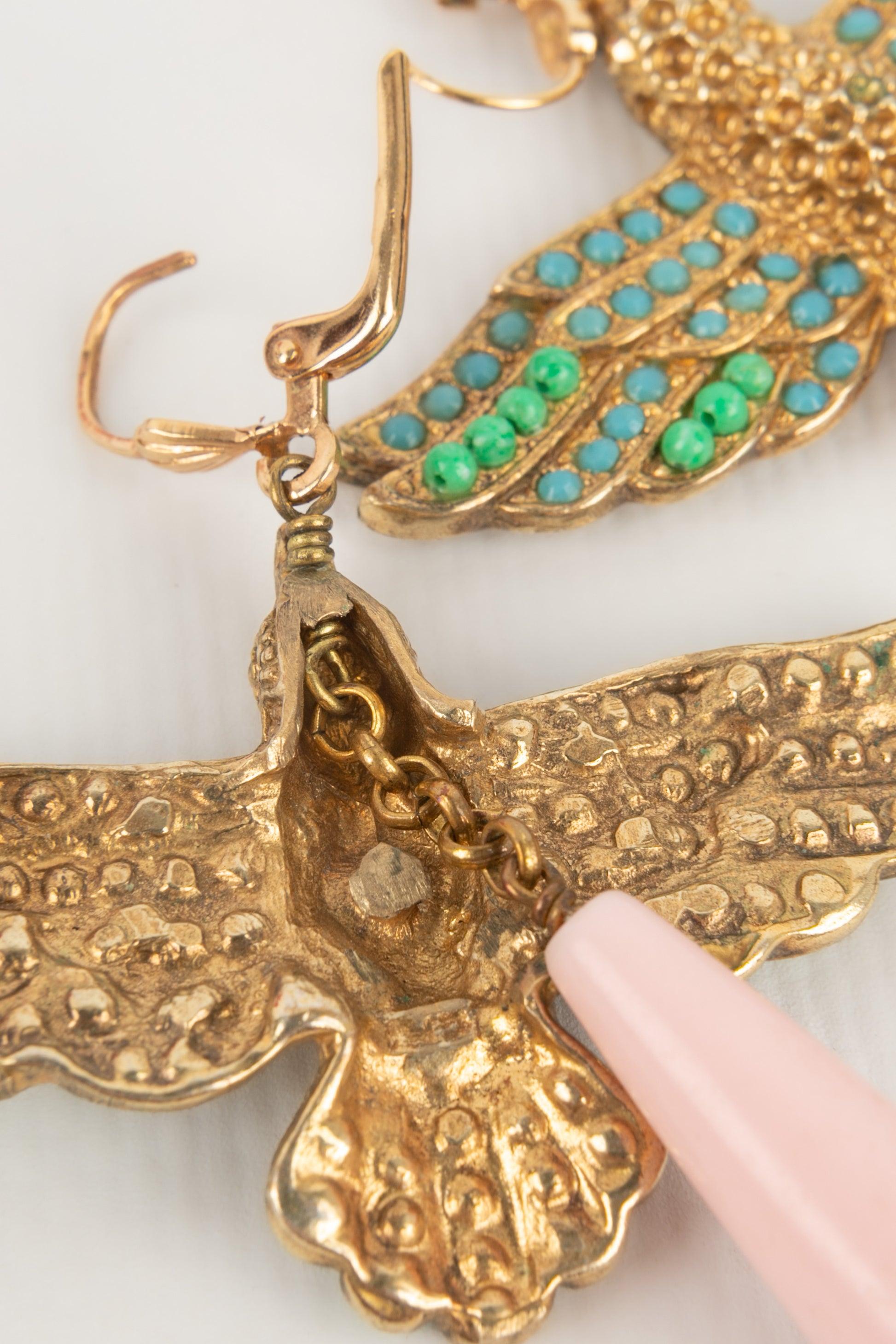 Golden Metal Earrings Representing Bird For Sale 1