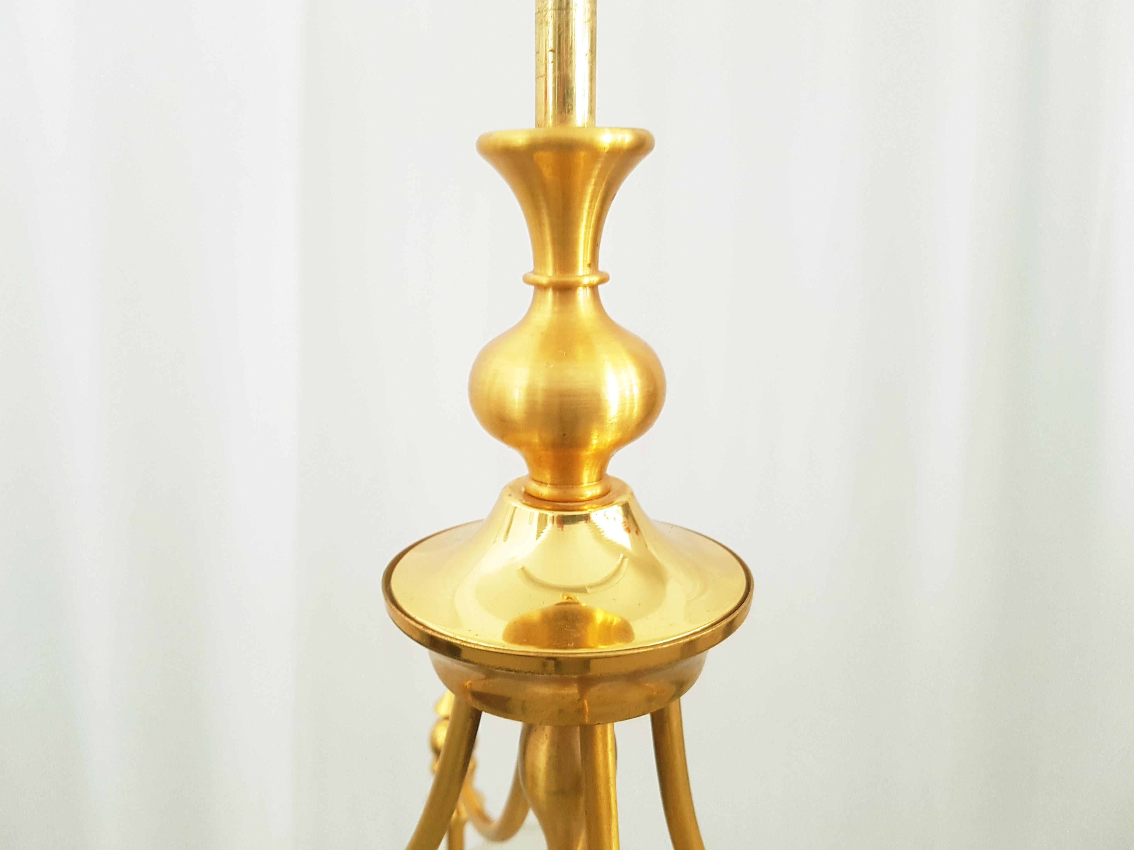 Milieu du XXe siècle Lampe à suspension en métal doré et verre gravé des années 1960 d'Oscar Torlasco pour Lumi en vente