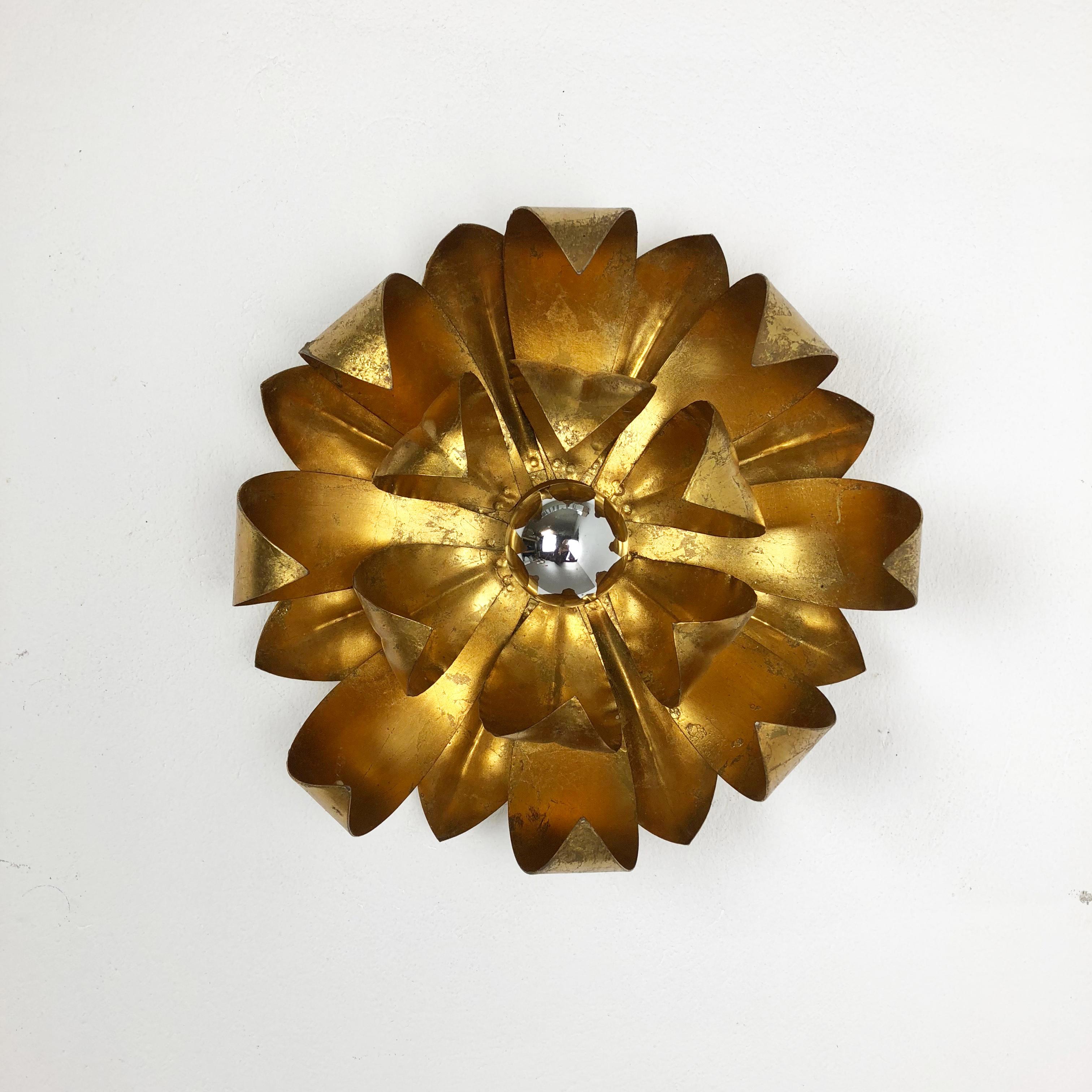 Mid-Century Modern Golden Metal Florentiner Leaf Theatre Wall Ceiling Light Sconces, Italy, 1960s