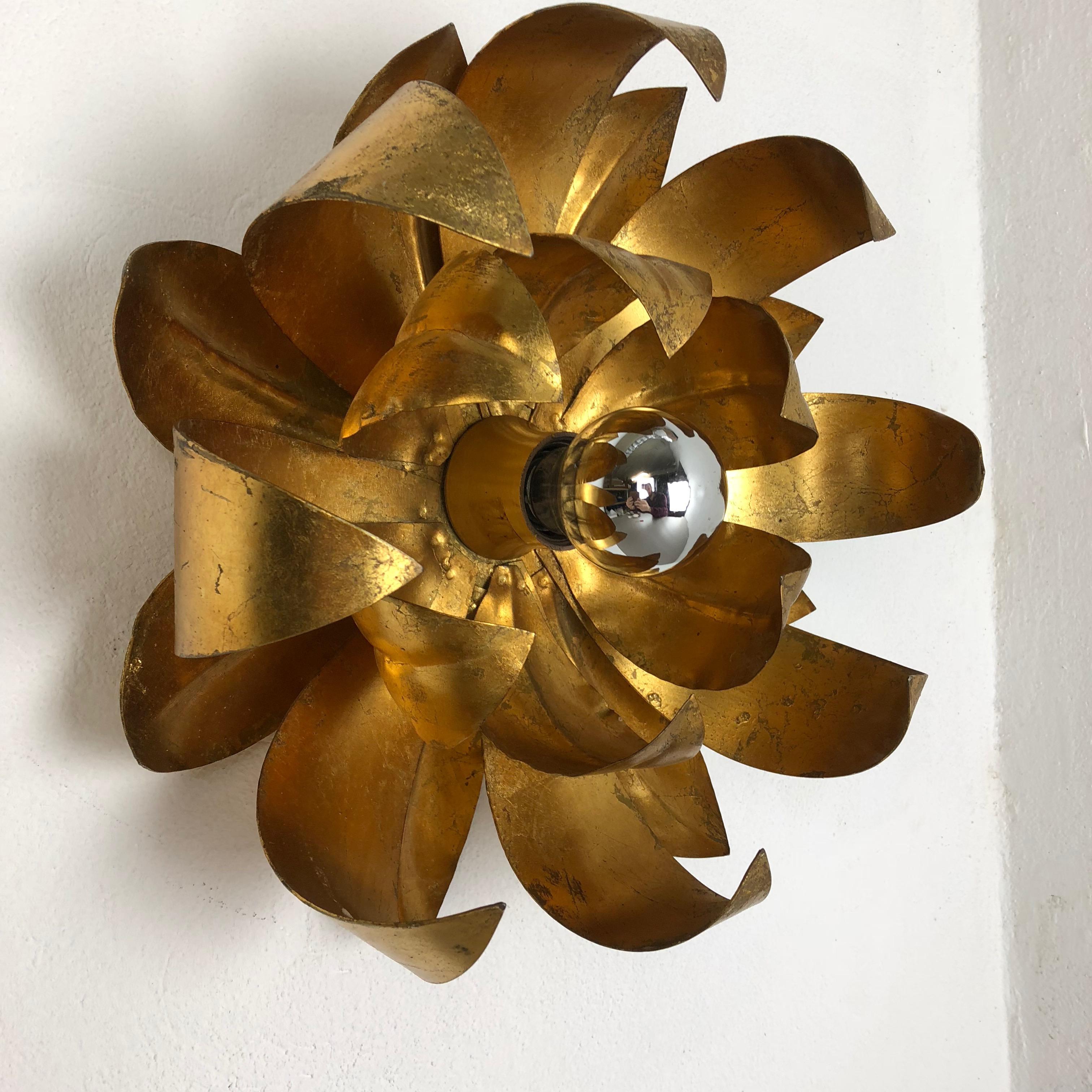 20th Century Golden Metal Florentiner Leaf Theatre Wall Ceiling Light Sconces, Italy, 1960s