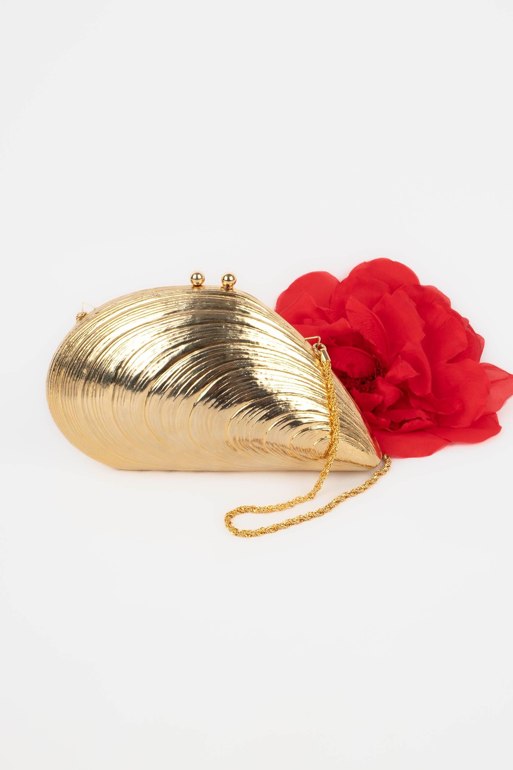 Fortuna Golden Metal Seashell Bag 5