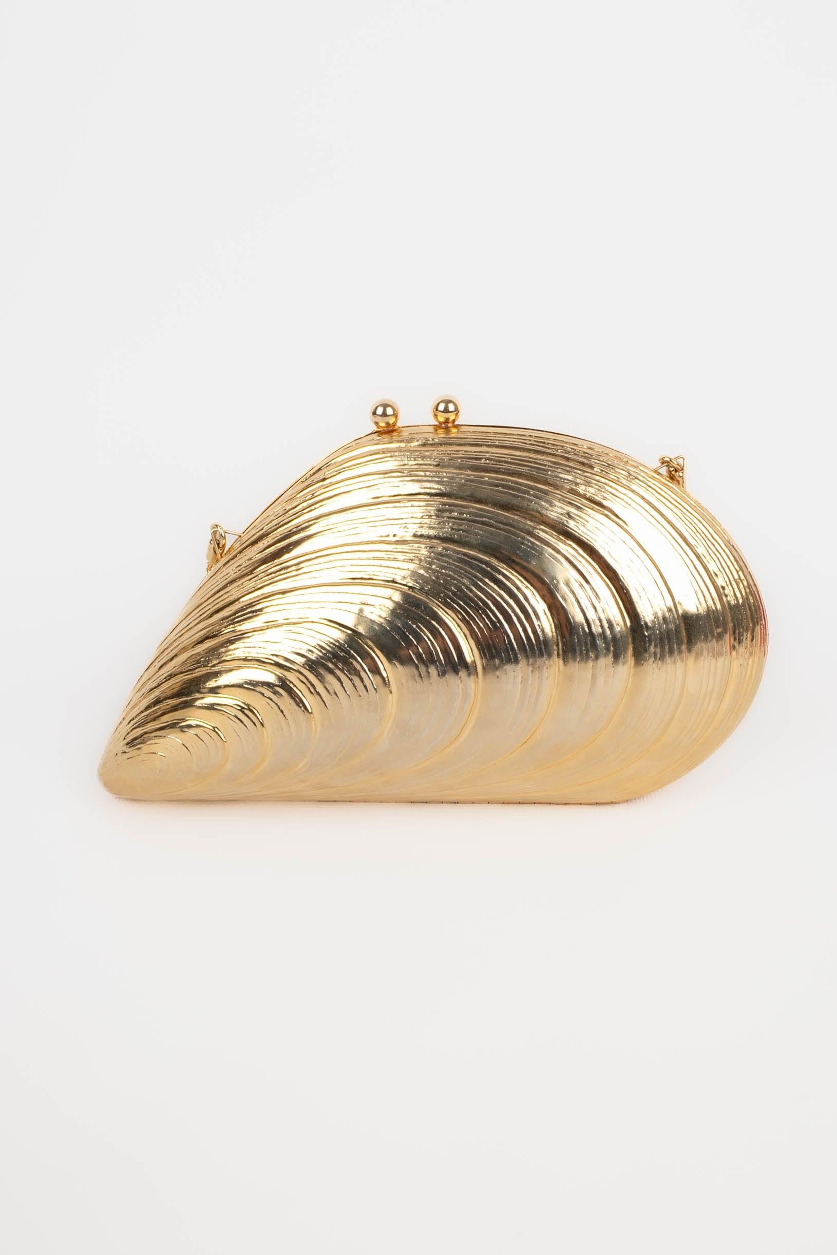 Women's Fortuna Golden Metal Seashell Bag