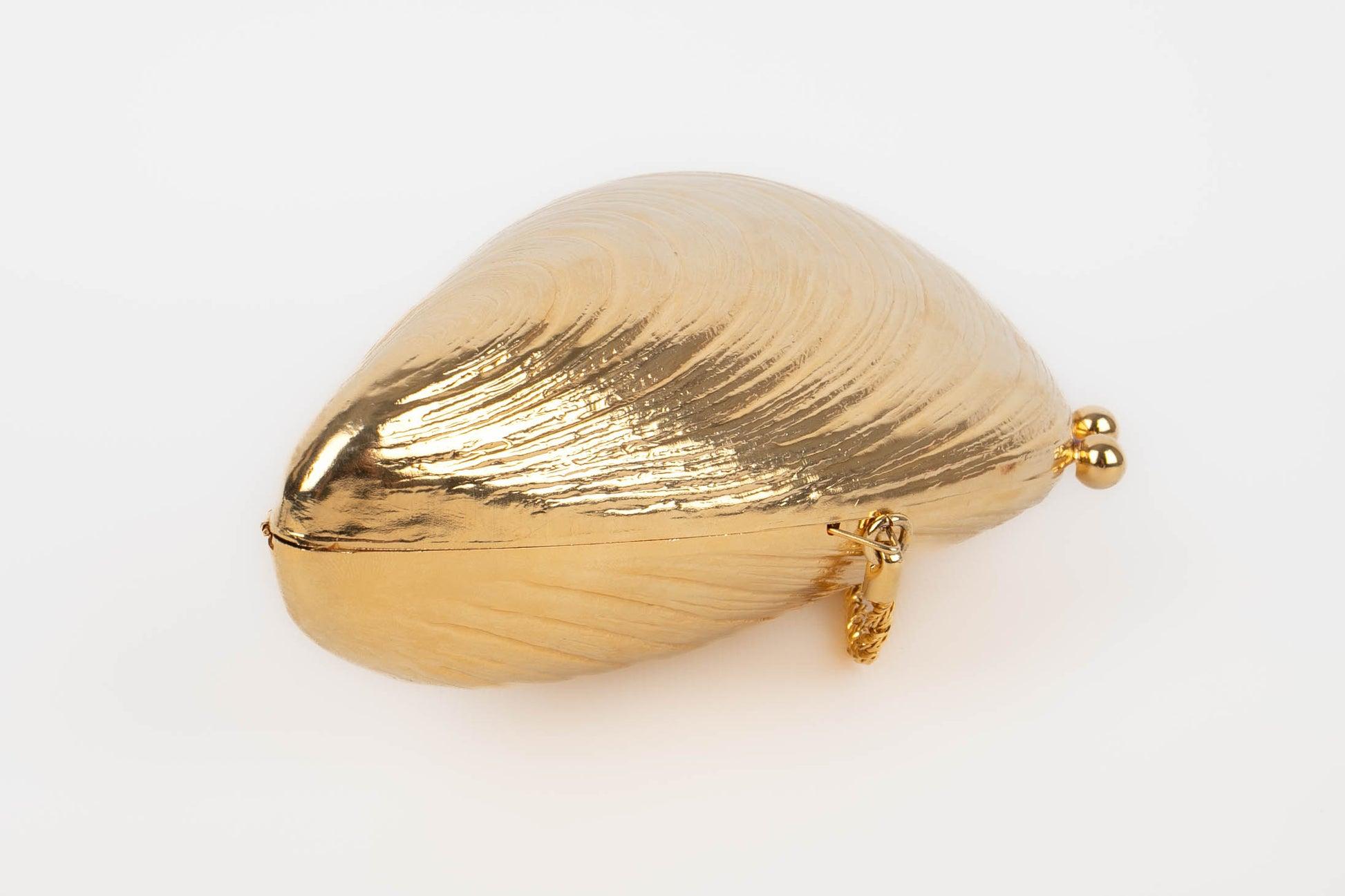 Fortuna Golden Metal Seashell Bag 2
