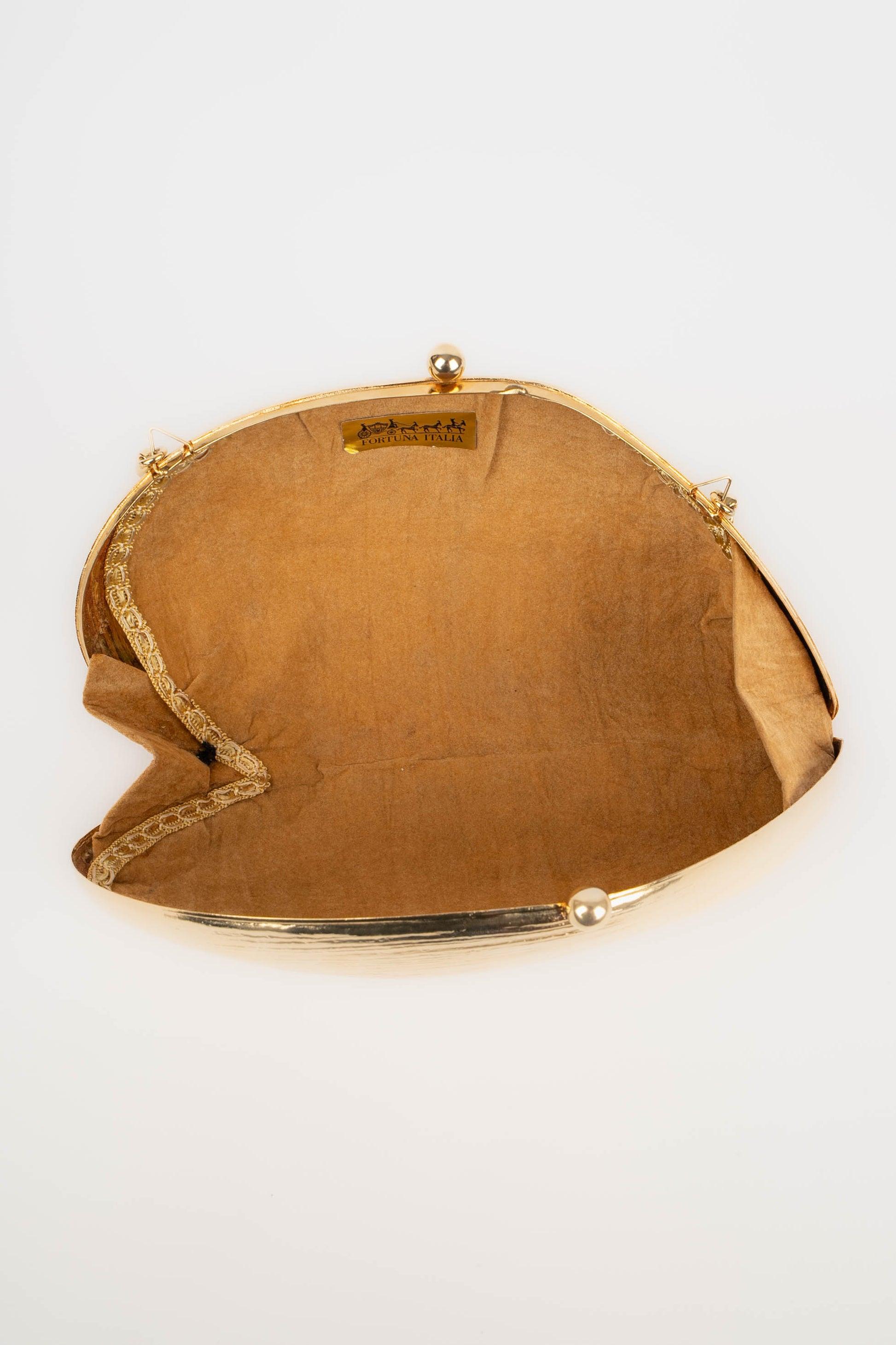 Fortuna Golden Metal Seashell Bag 3