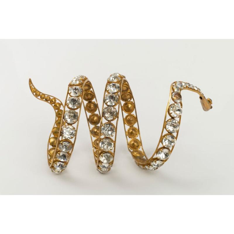Golden Metal Snake Bracelet Paved with Rhinestones, 1920s In Good Condition For Sale In SAINT-OUEN-SUR-SEINE, FR