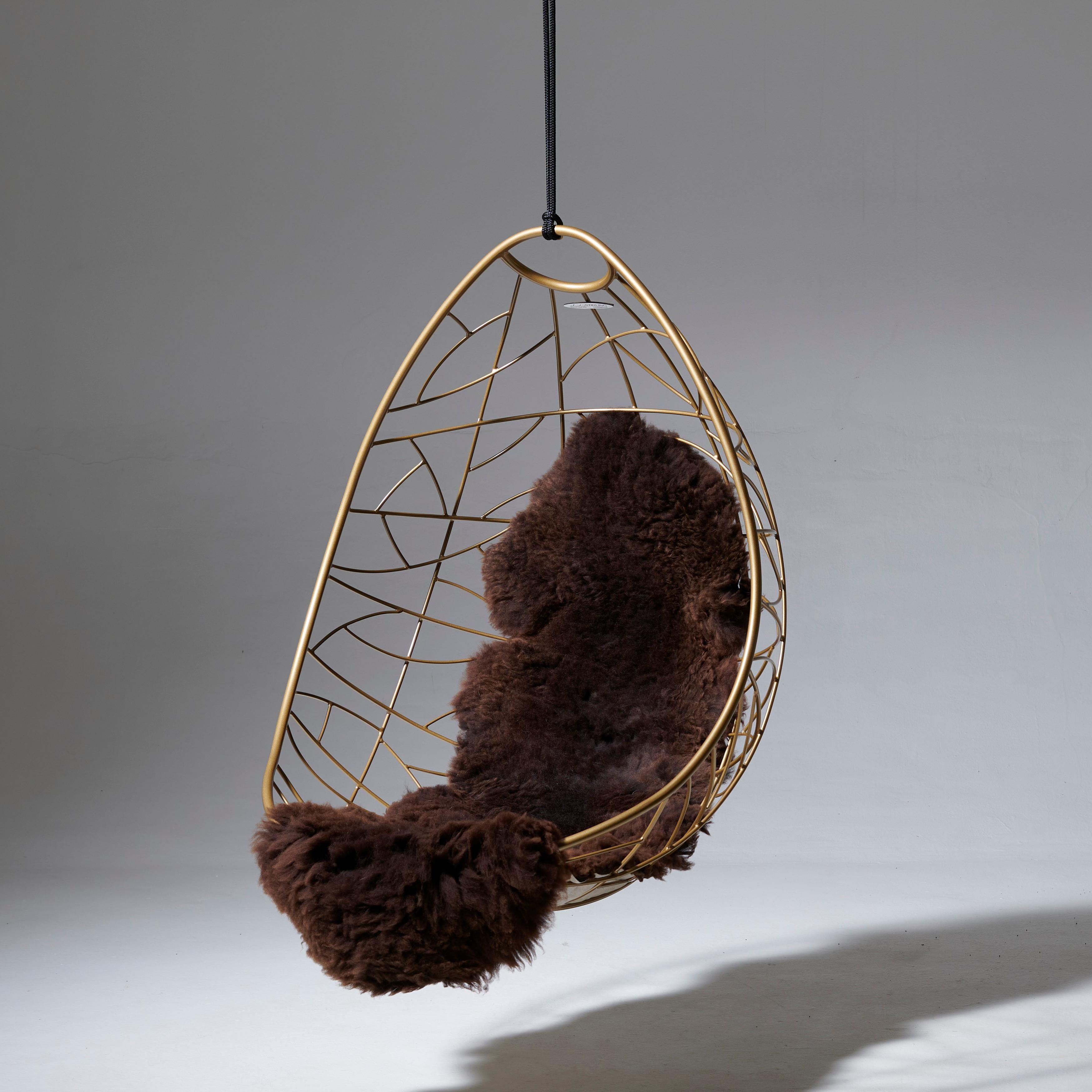 Golden, Minimal Hanging Chair In New Condition For Sale In Johannesburg, ZA