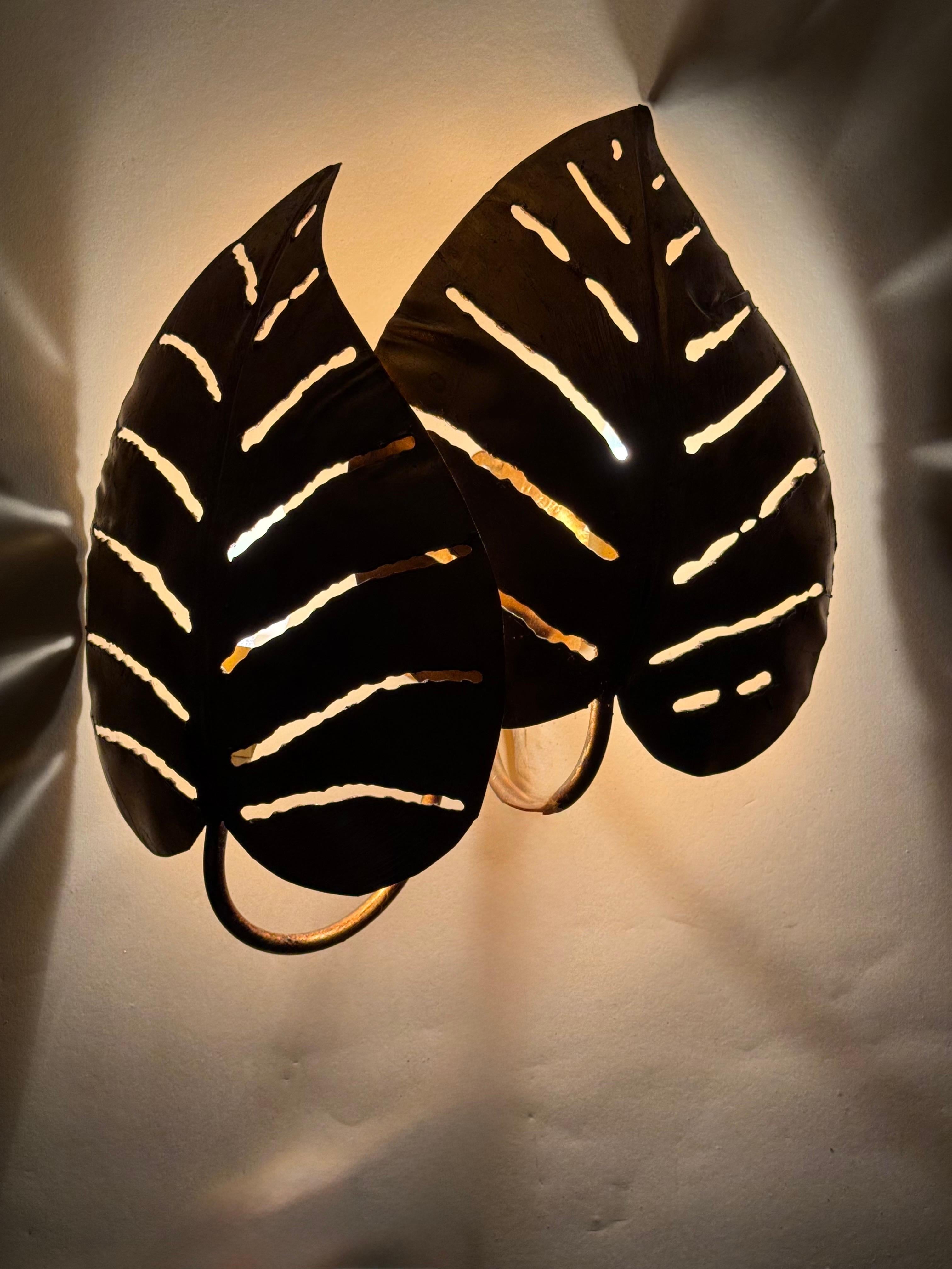 Lampada da parete Monstera dorata con doppia foglia, Maison Jansen, Francia in vendita 4