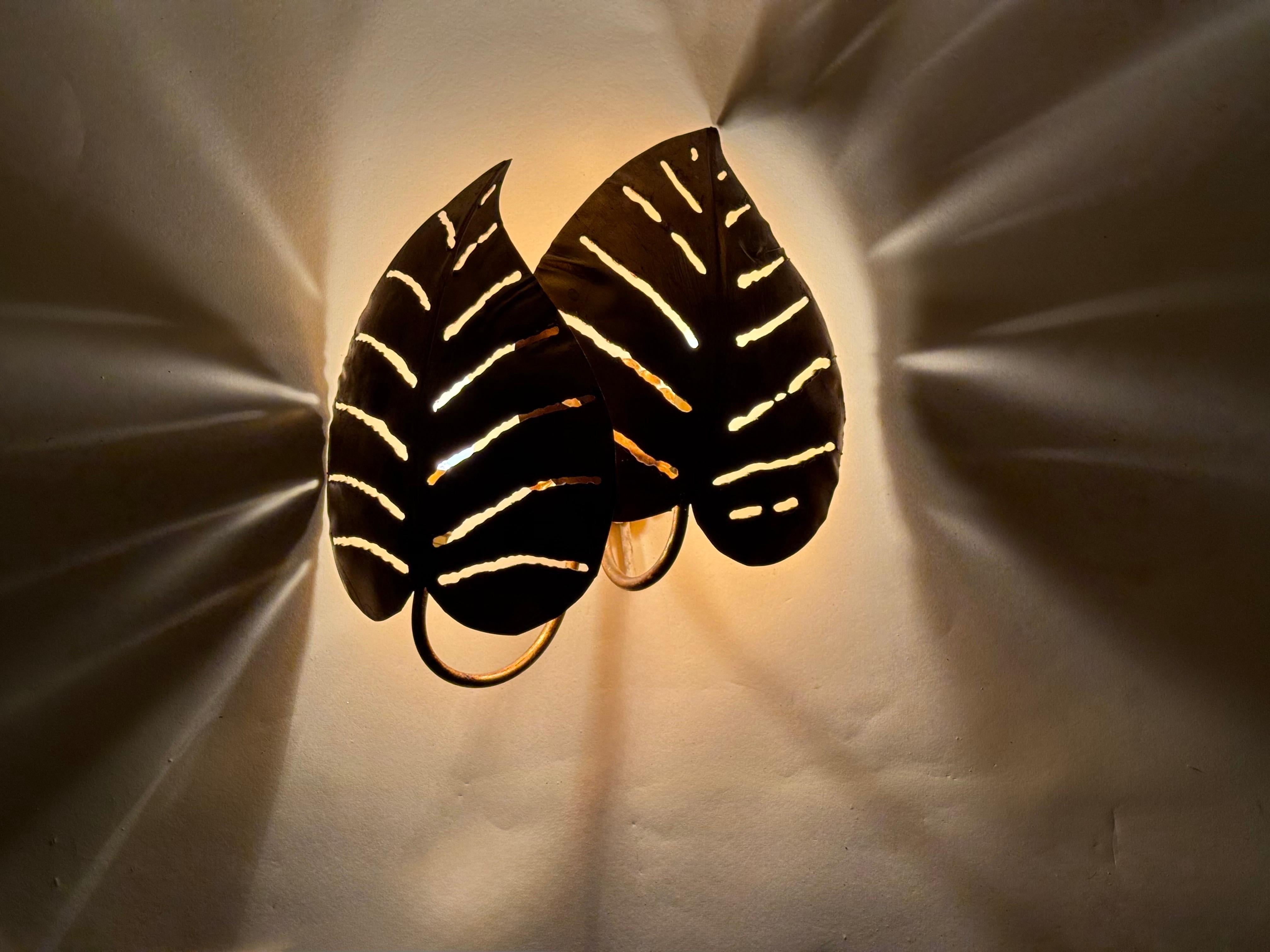 Lampada da parete Monstera dorata con doppia foglia, Maison Jansen, Francia in vendita 6