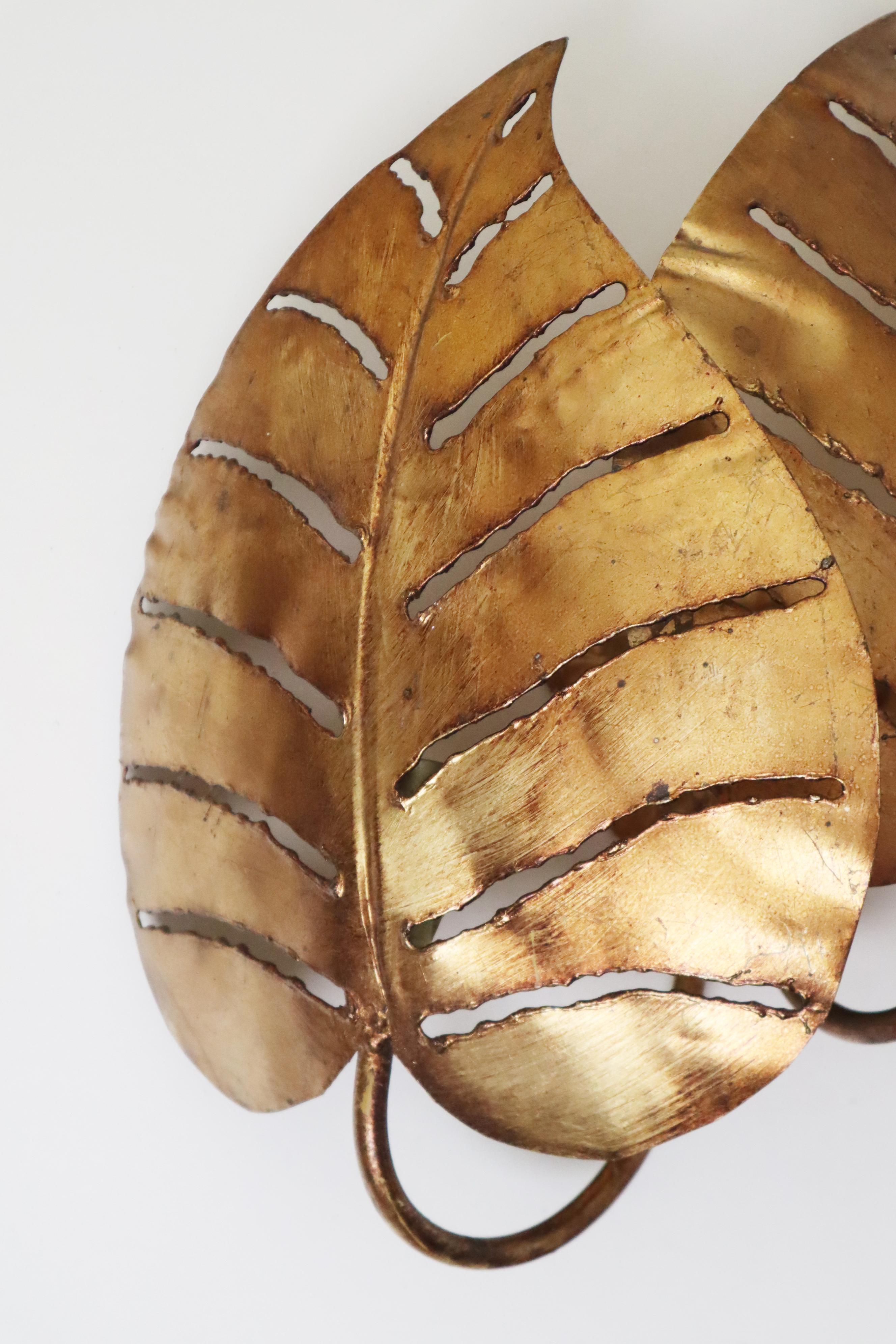 Metà XX secolo Lampada da parete Monstera dorata con doppia foglia, Maison Jansen, Francia in vendita