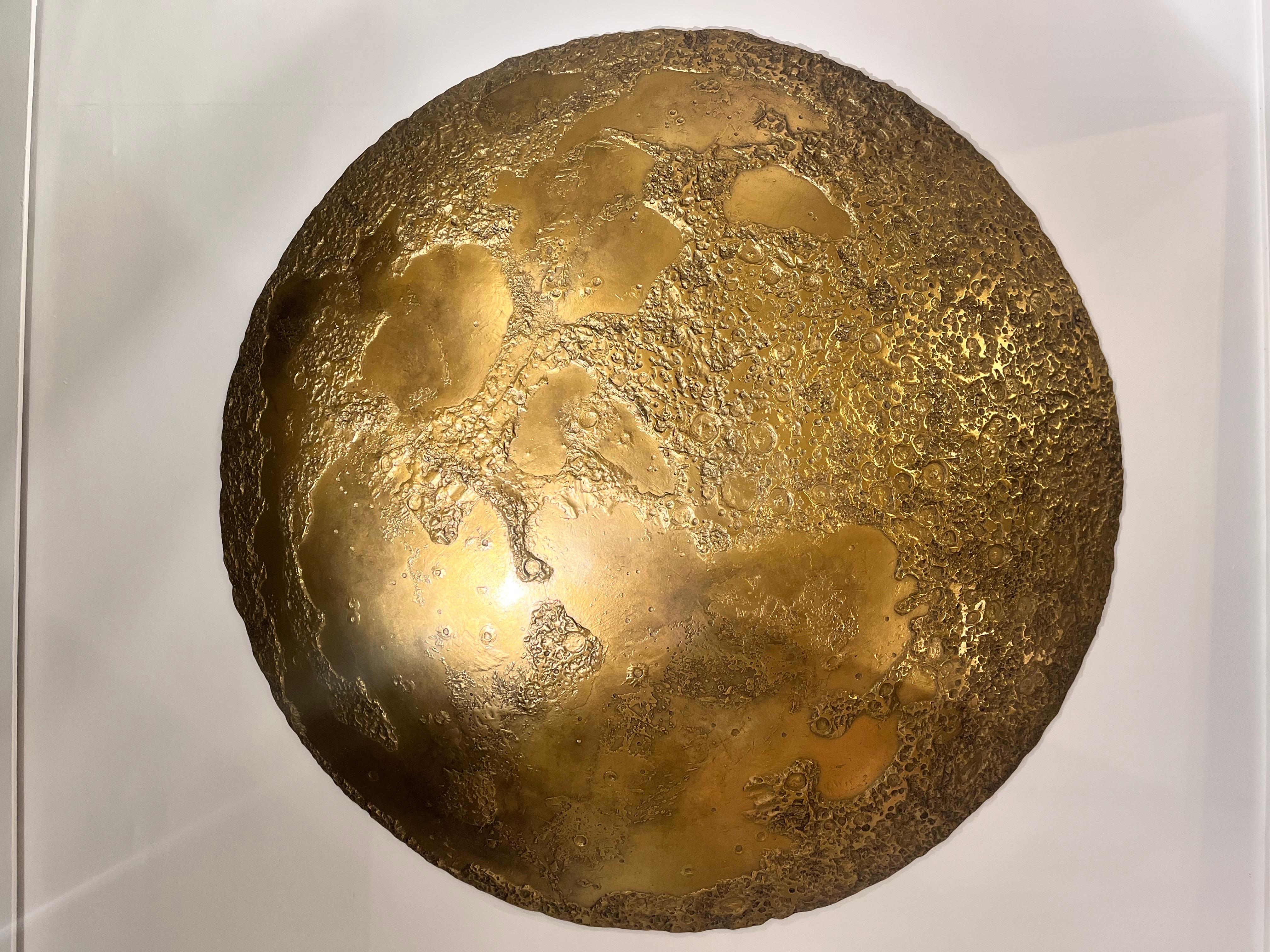 Golden moon wall-mounted sculpture by Michel Pichard  In Excellent Condition For Sale In Saint-Ouen, FR