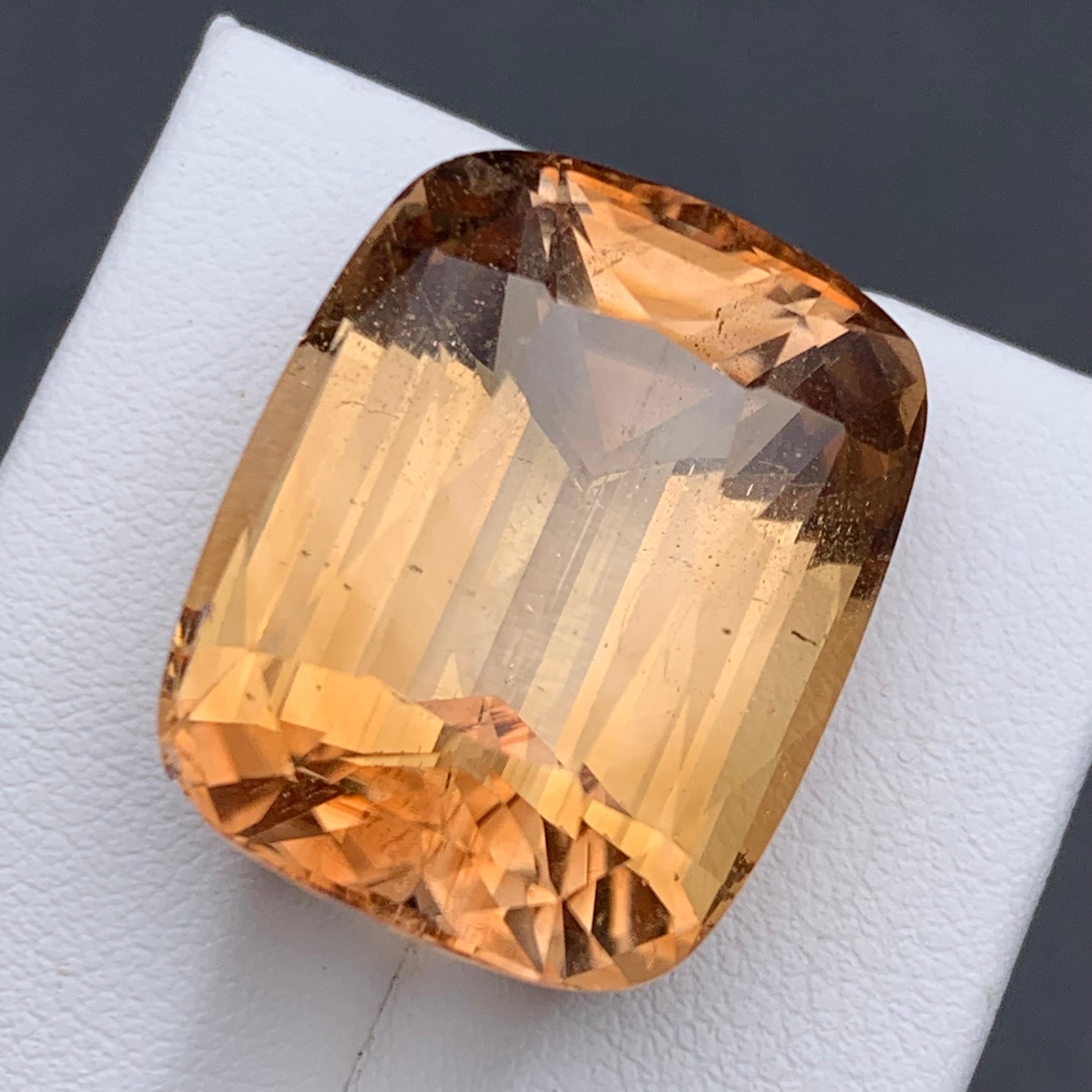 Honey Golden Natural Topaz Loose Gemstone for Necklace Pendant, Bracelet or any other Jewelry Setting Antique Cushion Cut from Skardu, Gilgit Pakistan !!!

💎 TYPE DE PIERRE PRÉCIEUSE : Topaze
⚖️ POIDS : 46.80 Carat
🪚 SHAPE & CUT : Coupe coussin
📏