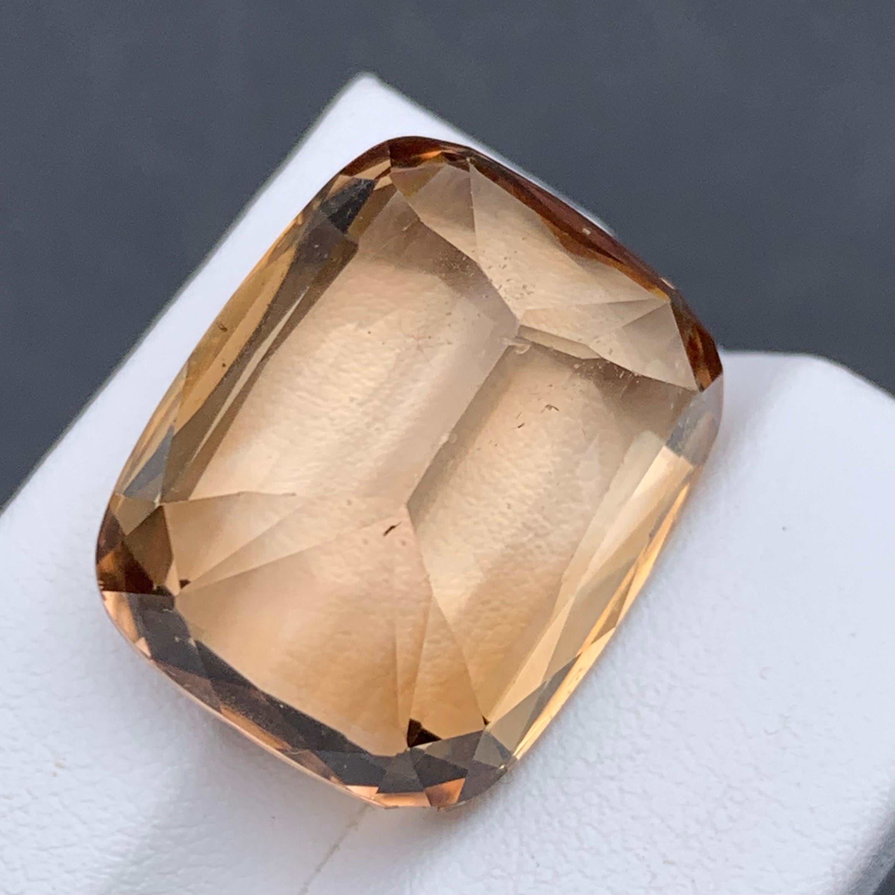 Collier pendentif, bracelet et pierre précieuse taille coussin de 46,80 carats en vente 2
