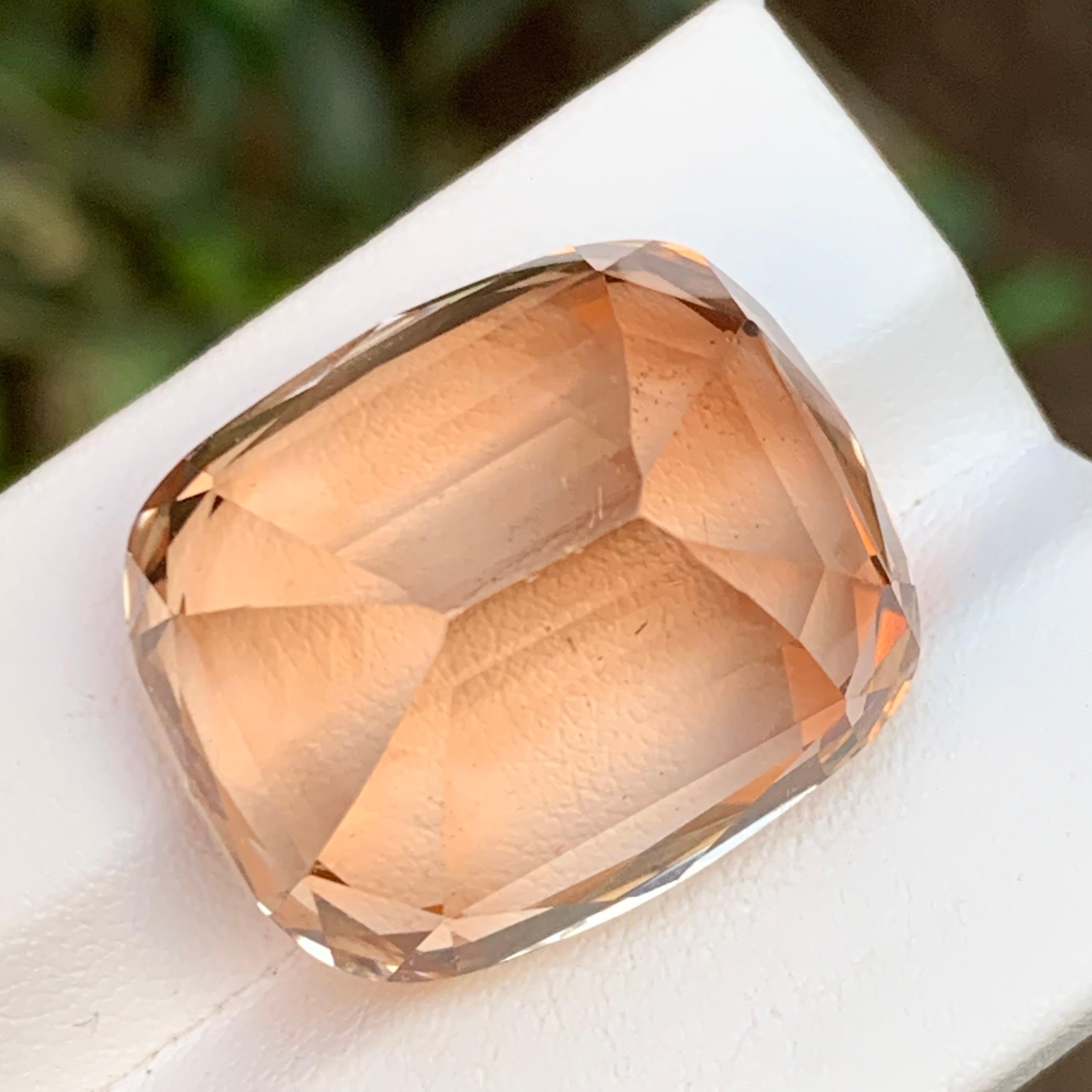 Collier pendentif, bracelet et pierre précieuse taille coussin de 60.90 carats en vente 2